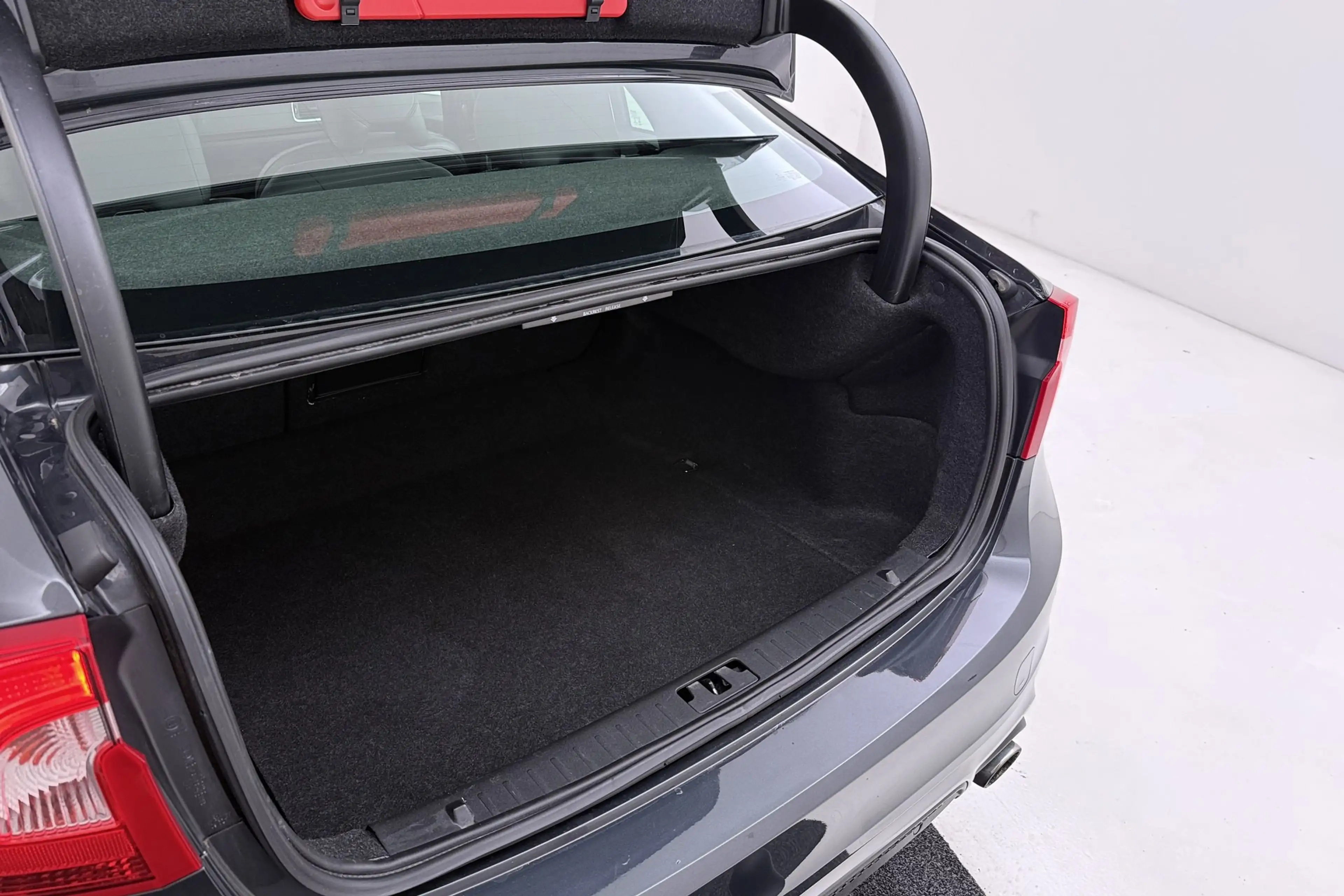 Volvo S60 1.5 T3 Nordic+ | Trekhaak | Org NL | Dealer Ond. | — photo 39