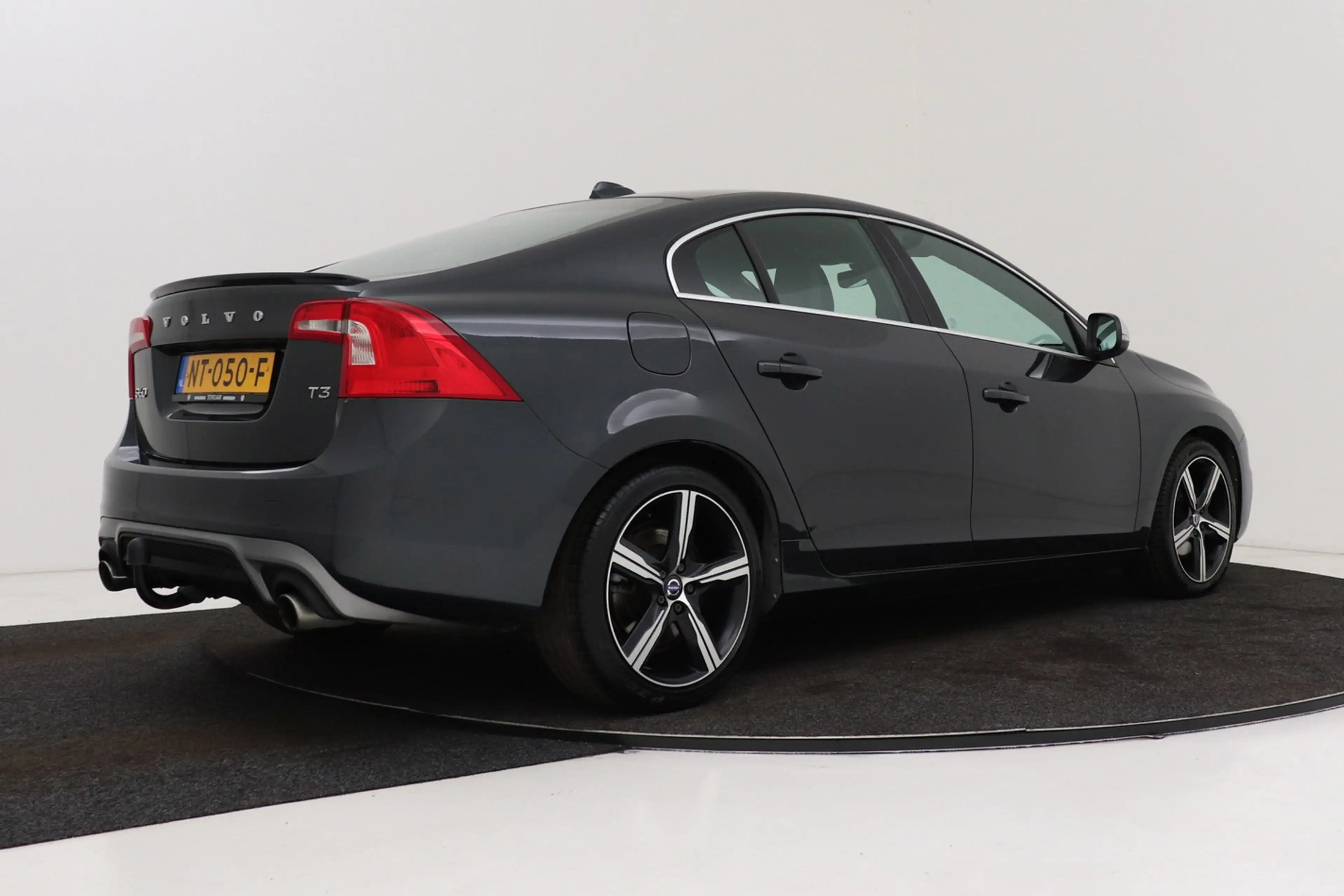 Volvo S60 1.5 T3 Nordic+ | Trekhaak | Org NL | Dealer Ond. | — photo 2
