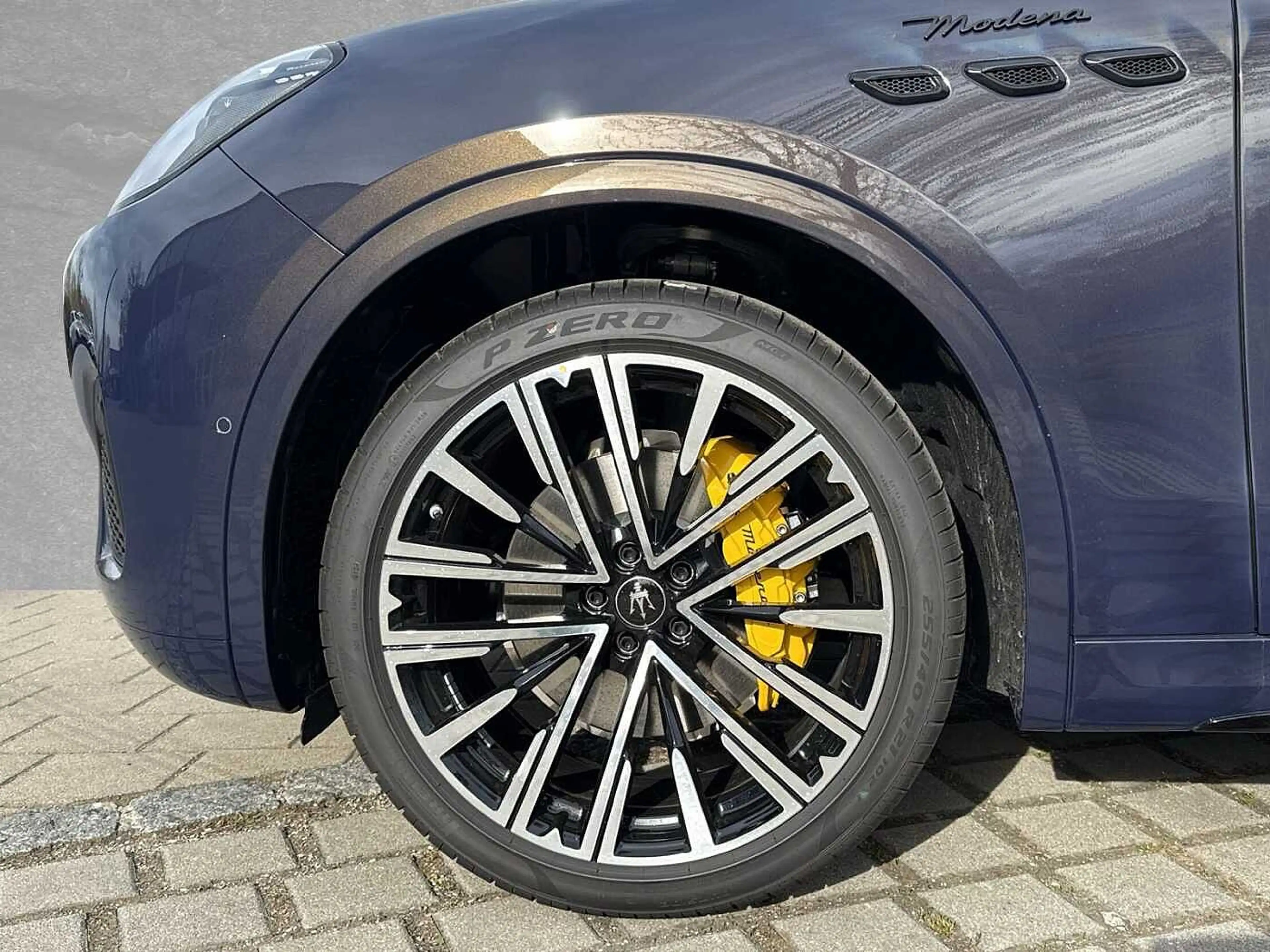 Maserati Grecale Lumina Blu Sonderedition — photo 12