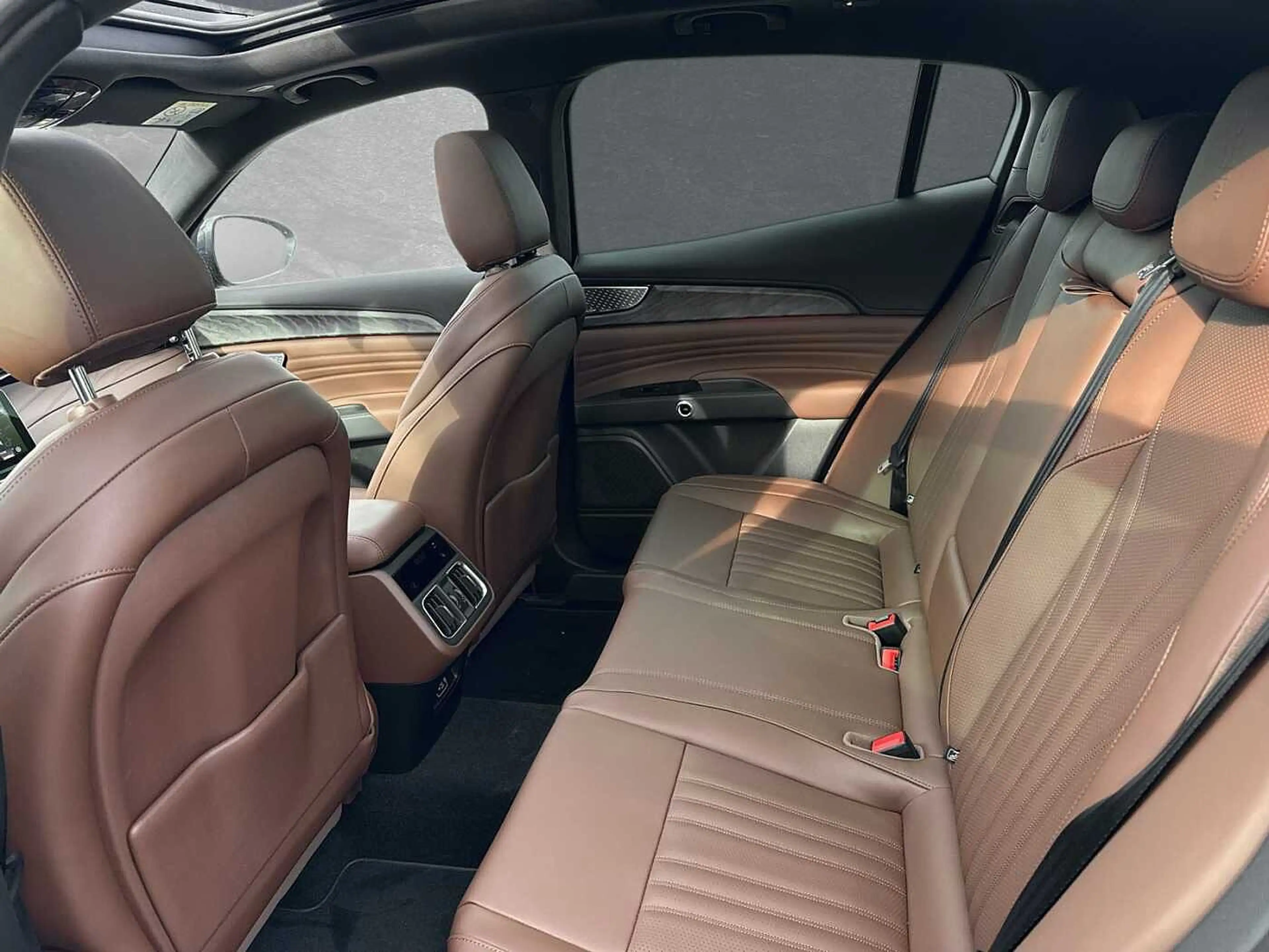 Maserati Grecale Lumina Blu Sonderedition — photo 8