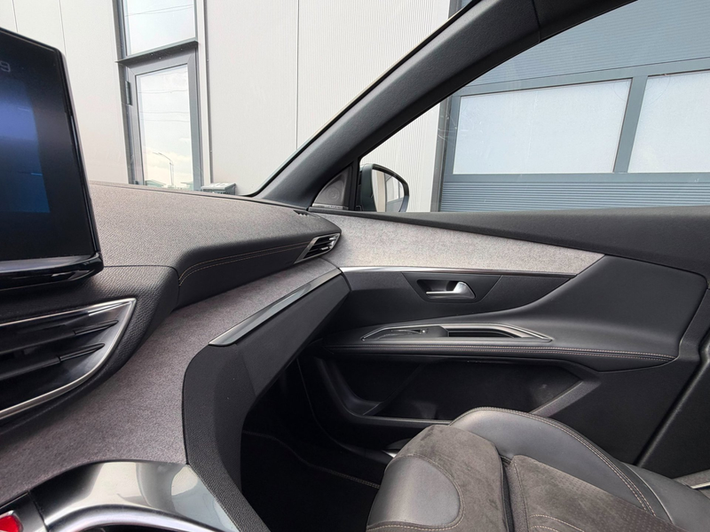 Peugeot 5008 1.2 PureTech GT| PANO| ALCANTARA|FOCAL|MEMORY| — photo 34