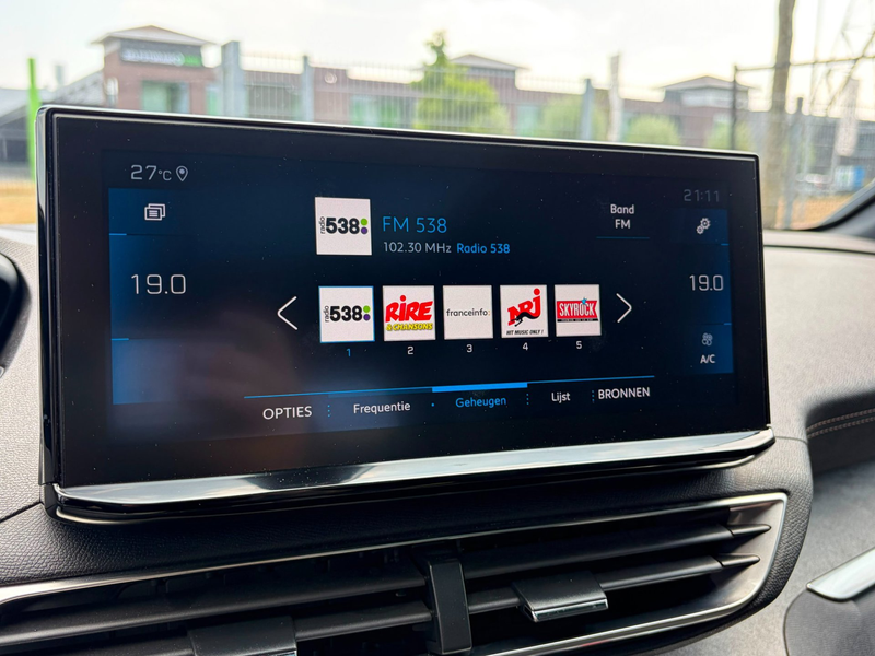 Peugeot 5008 1.2 PureTech GT| PANO| ALCANTARA|FOCAL|MEMORY| — photo 38