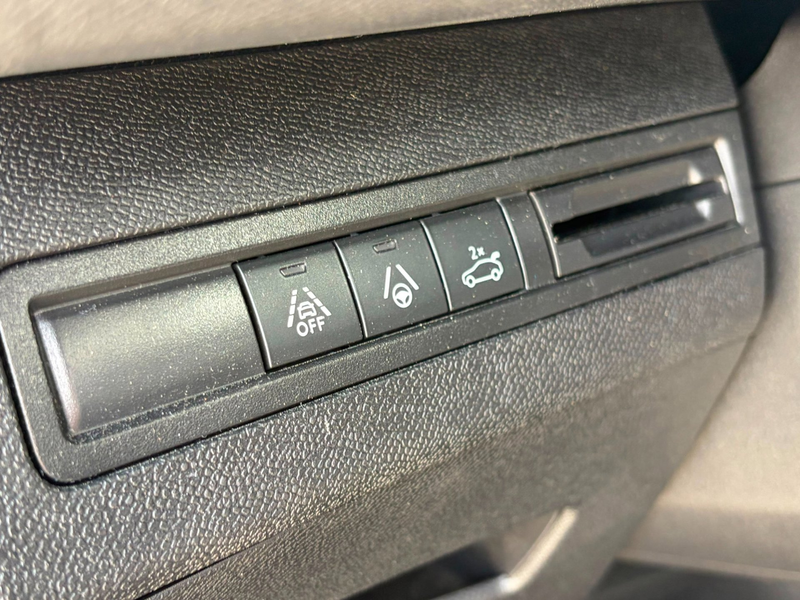 Peugeot 5008 1.2 PureTech GT| PANO| ALCANTARA|FOCAL|MEMORY| — photo 27