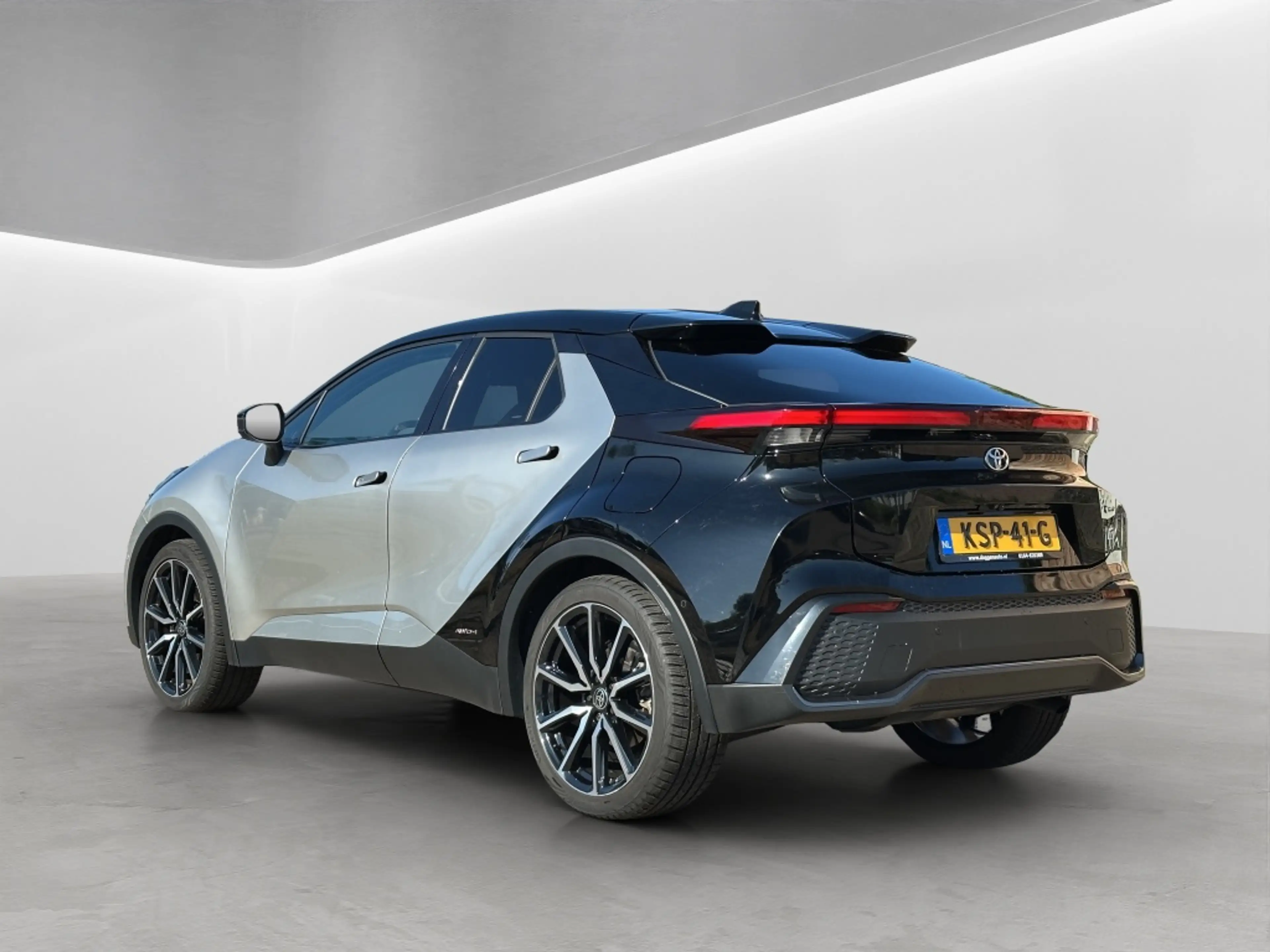 Toyota C-HR 2.0 Hyb 200 GR Pr AWD Pano JBL Led 360g — photo 4