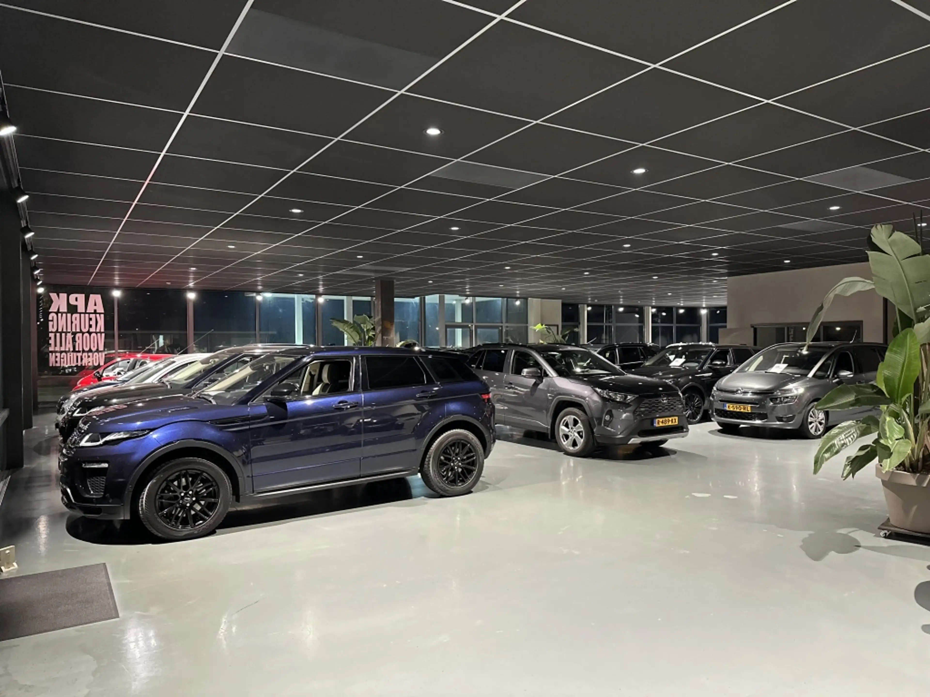Toyota C-HR 2.0 Hyb 200 GR Pr AWD Pano JBL Led 360g — photo 5