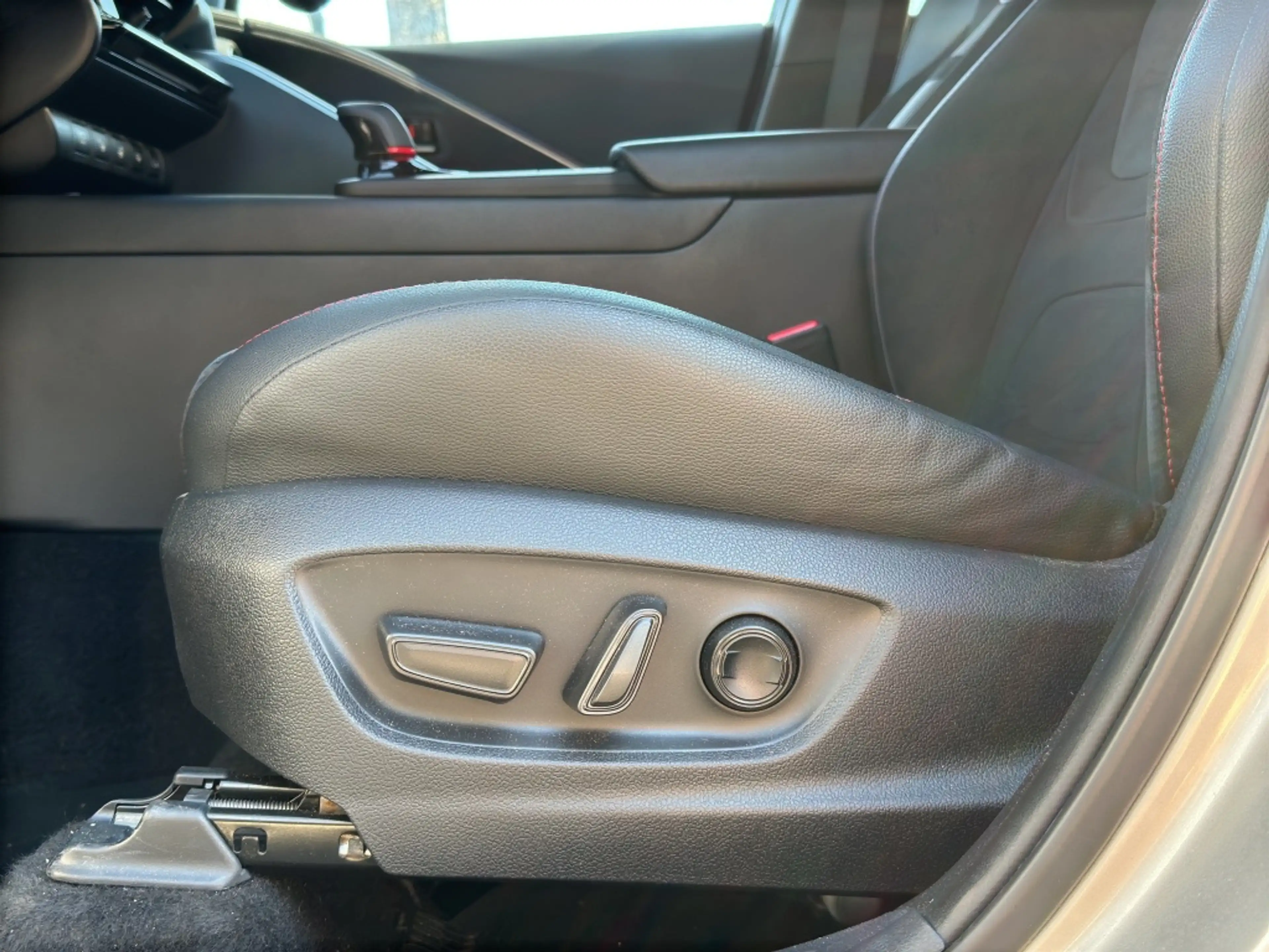 Toyota C-HR 2.0 Hyb 200 GR Pr AWD Pano JBL Led 360g — photo 15