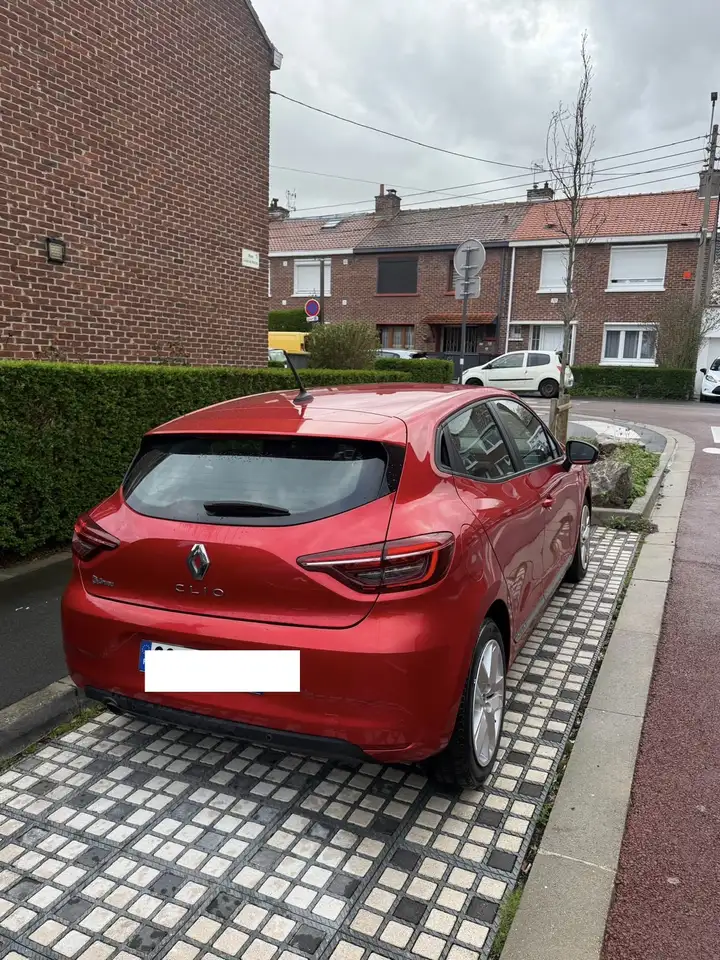 Renault Clio Citadine 5 portes — photo 2