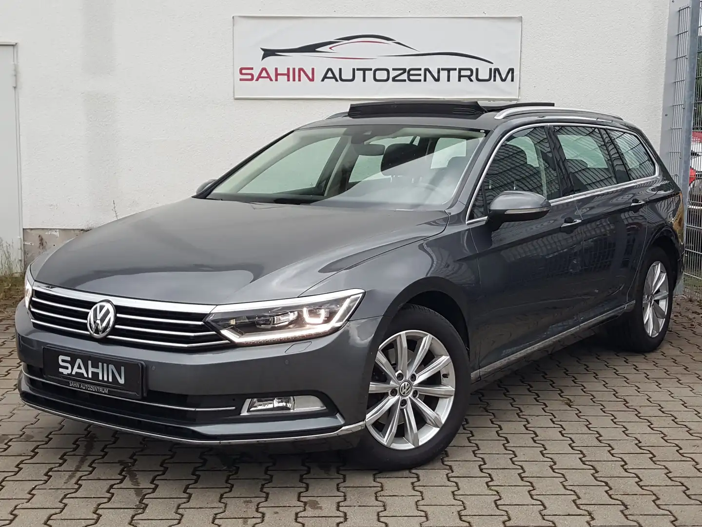 Volkswagen Passat Variant 2.0 TDI DSG Highline Stdhzg ACC Pano TOT+SPUR LED Grau - 1