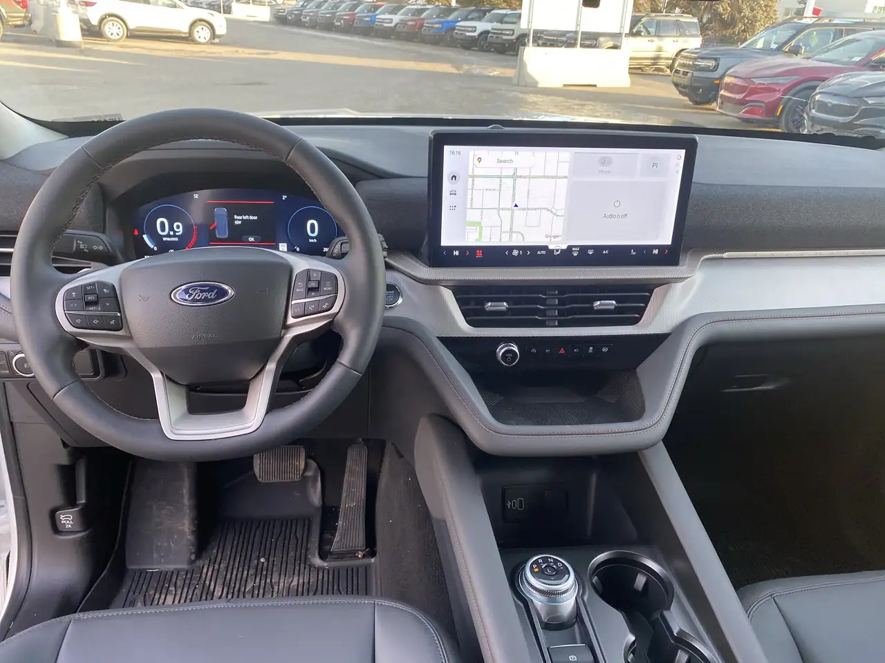 Ford Explorer снимка Ford Explorer
