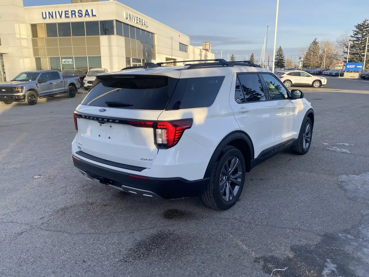 Ford Explorer снимка Ford Explorer
