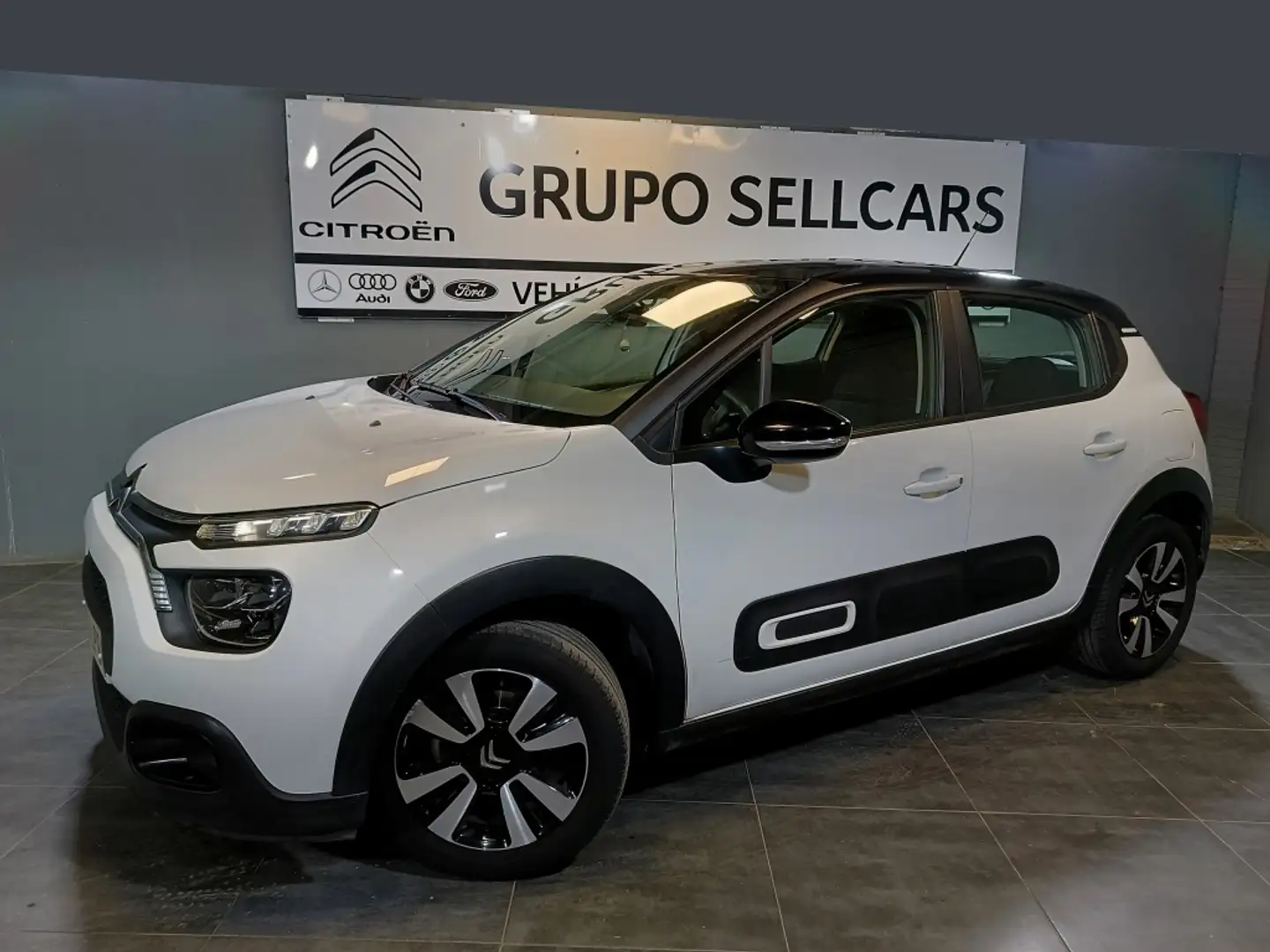 Citroen C3 1.2 PureTech S&S Feel Pack 83 Wit - 2