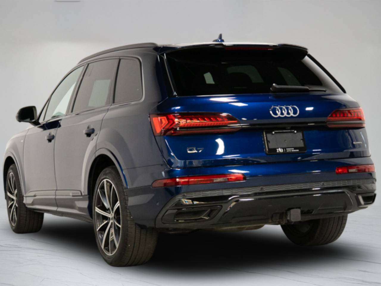 used 2022 Audi Q7 car, priced at $39,900