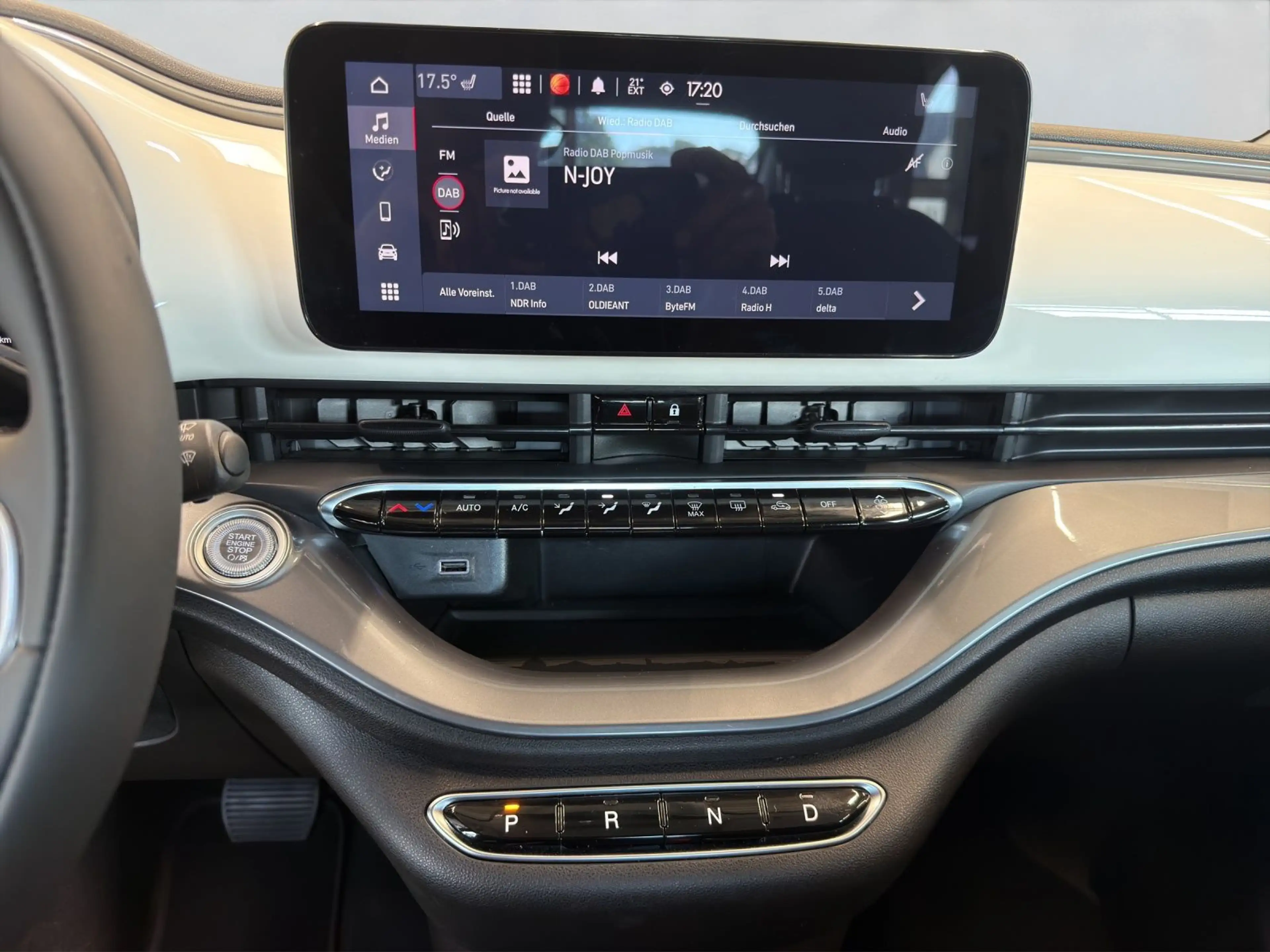 Fiat 500e Cabrio — photo 14