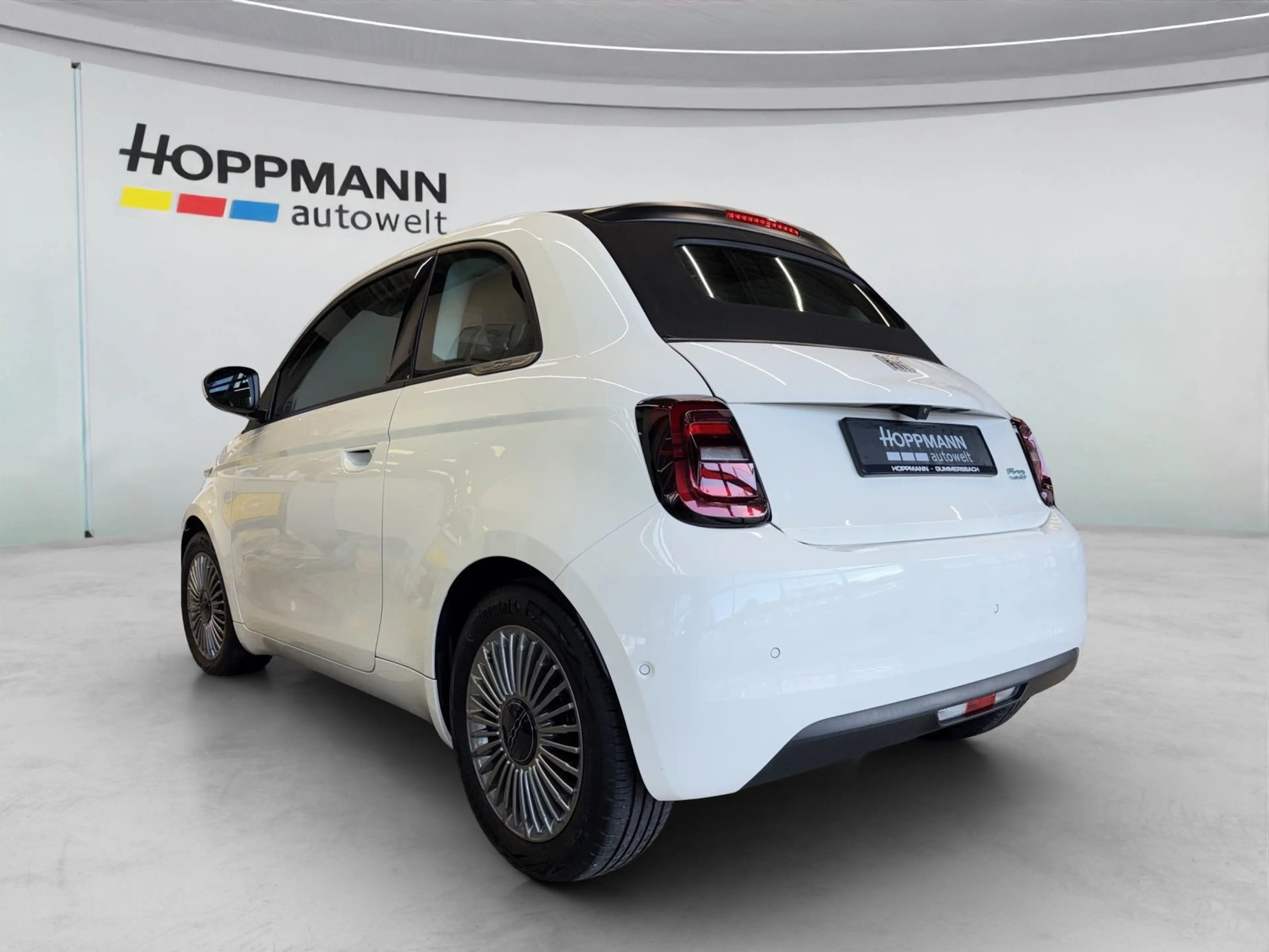 Fiat 500e Cabrio — photo 5