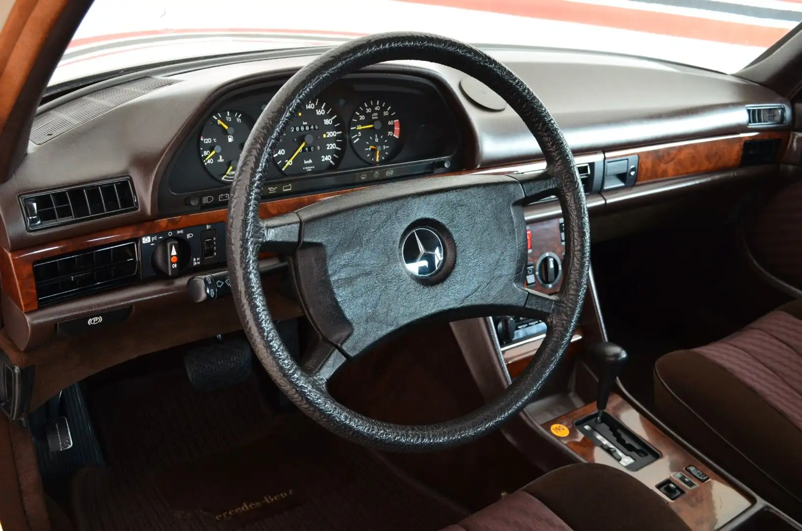 Mercedes-Benz 420 SE | 1.Hand-Rentnerfahrzeug-Garagenfahrzeug Beige - 2