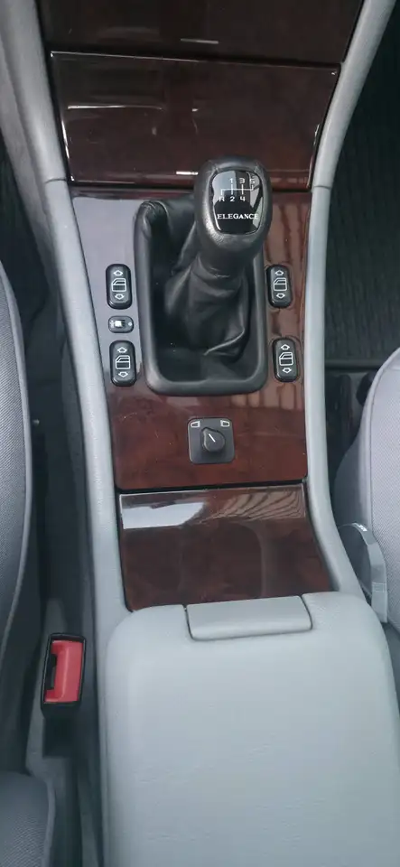 Mercedes-Benz E 220 D Elegance, foto 5