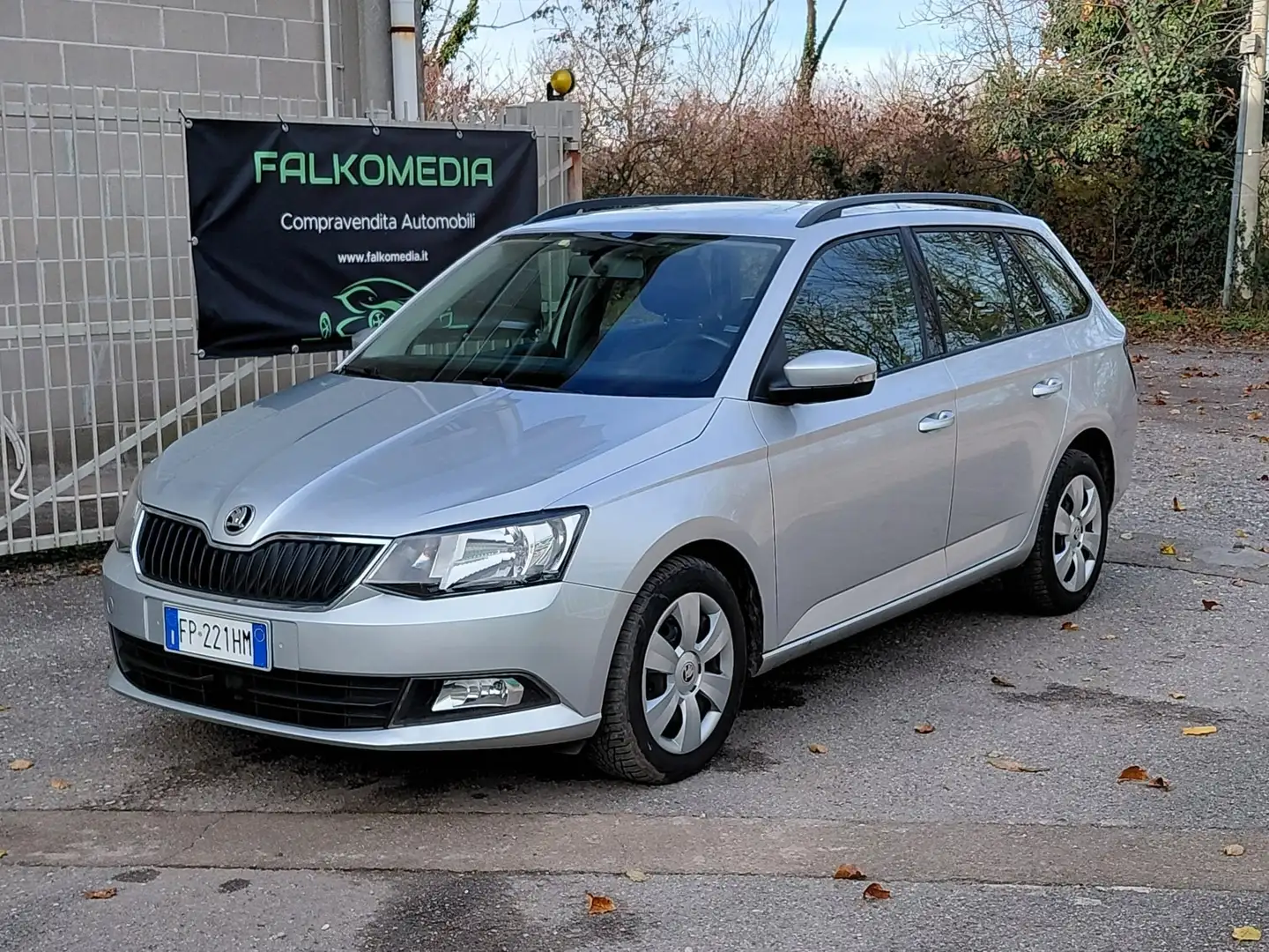 Skoda Fabia III Wagon Wagon 1.4 tdi (Neopatentati) Grigio - 1