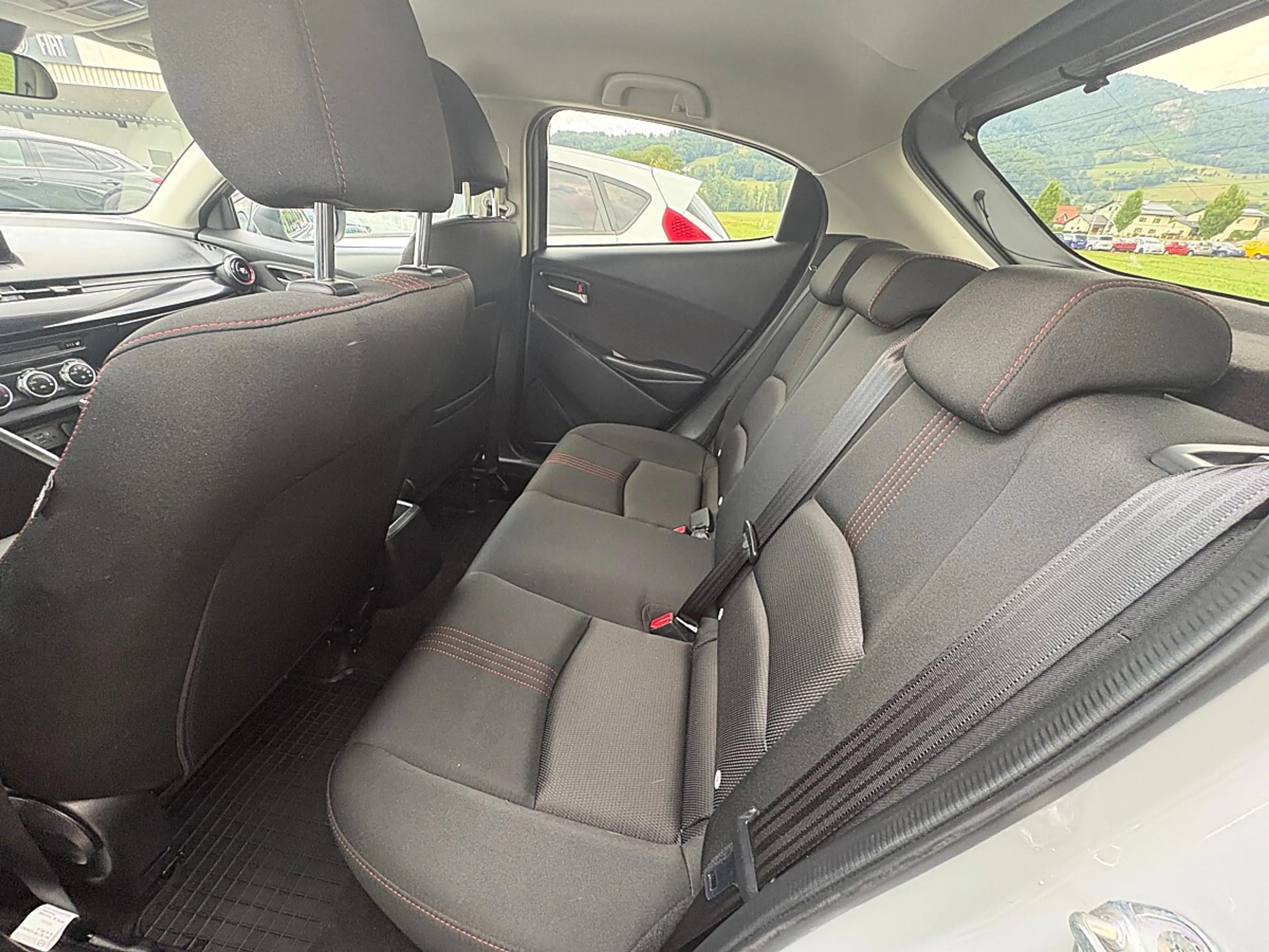 Mazda 2 Mazda2 e-Skyactiv G90 Homura — photo 7