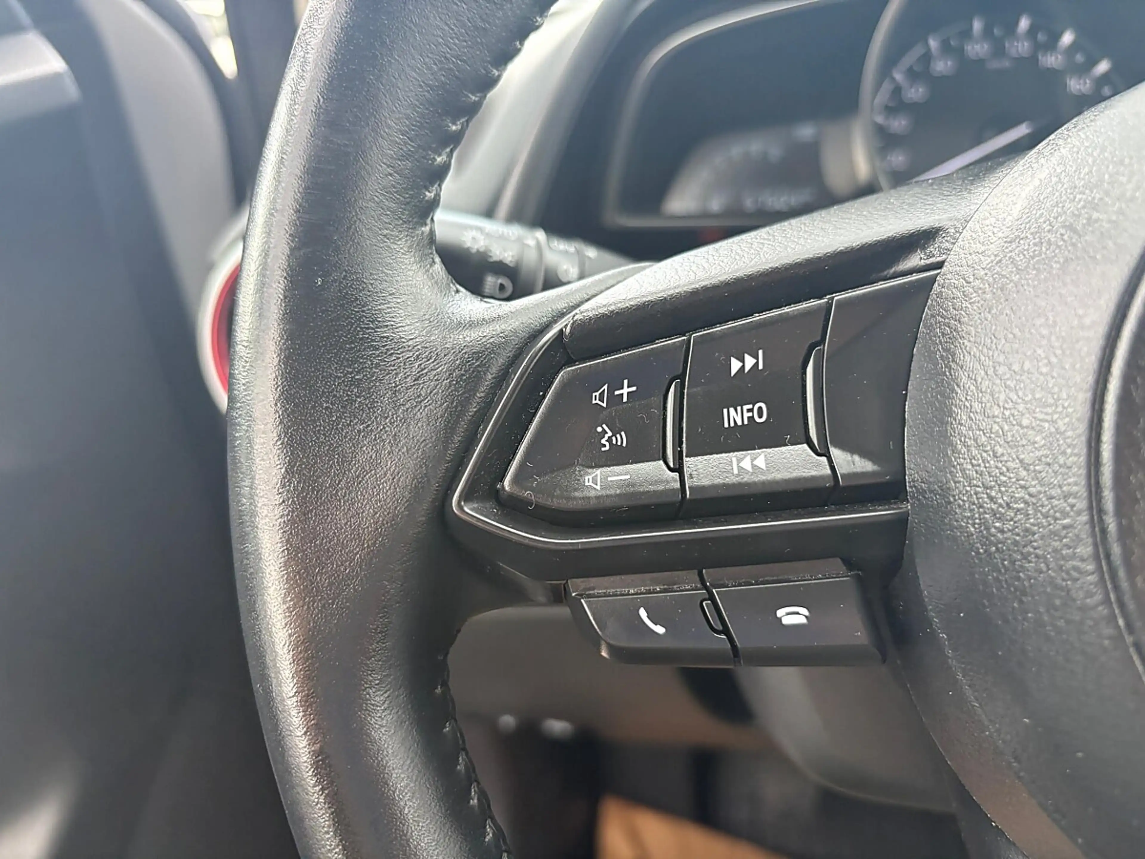 Mazda 2 Mazda2 e-Skyactiv G90 Homura — photo 11