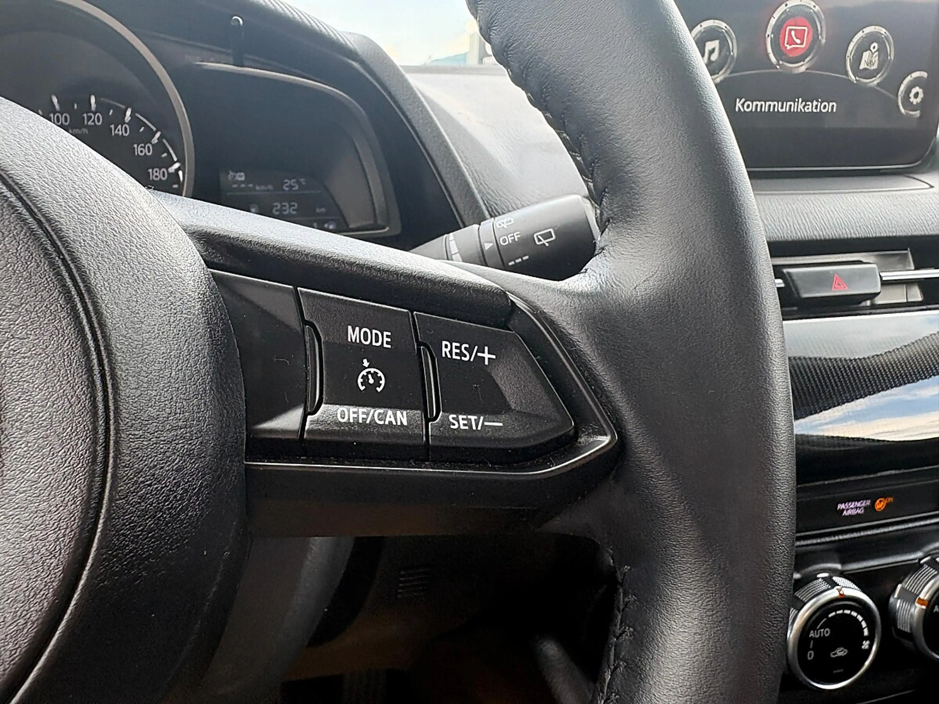 Mazda 2 Mazda2 e-Skyactiv G90 Homura — photo 12