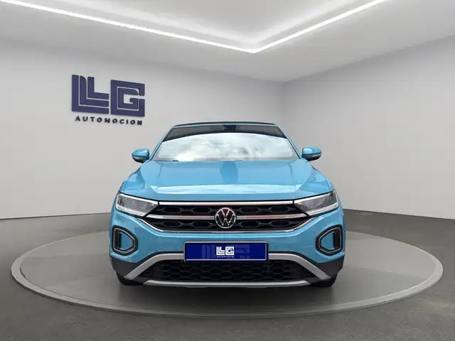 Volkswagen T-Roc view 4