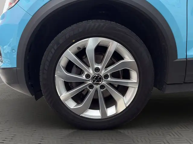 Volkswagen T-Roc view 12