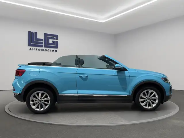 Volkswagen T-Roc view 8