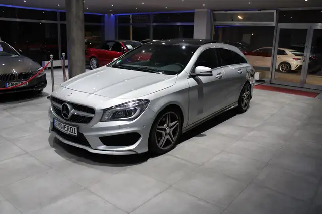 Mercedes-Benz CLA 180 DCT AMG-SPORTPAKET PANORAMA MEMORY