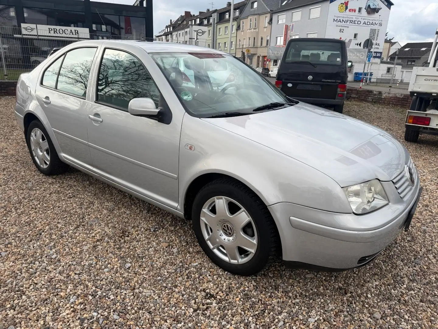 Volkswagen Bora 2.0 Comfortline SSD/ Klima Plateado - 1