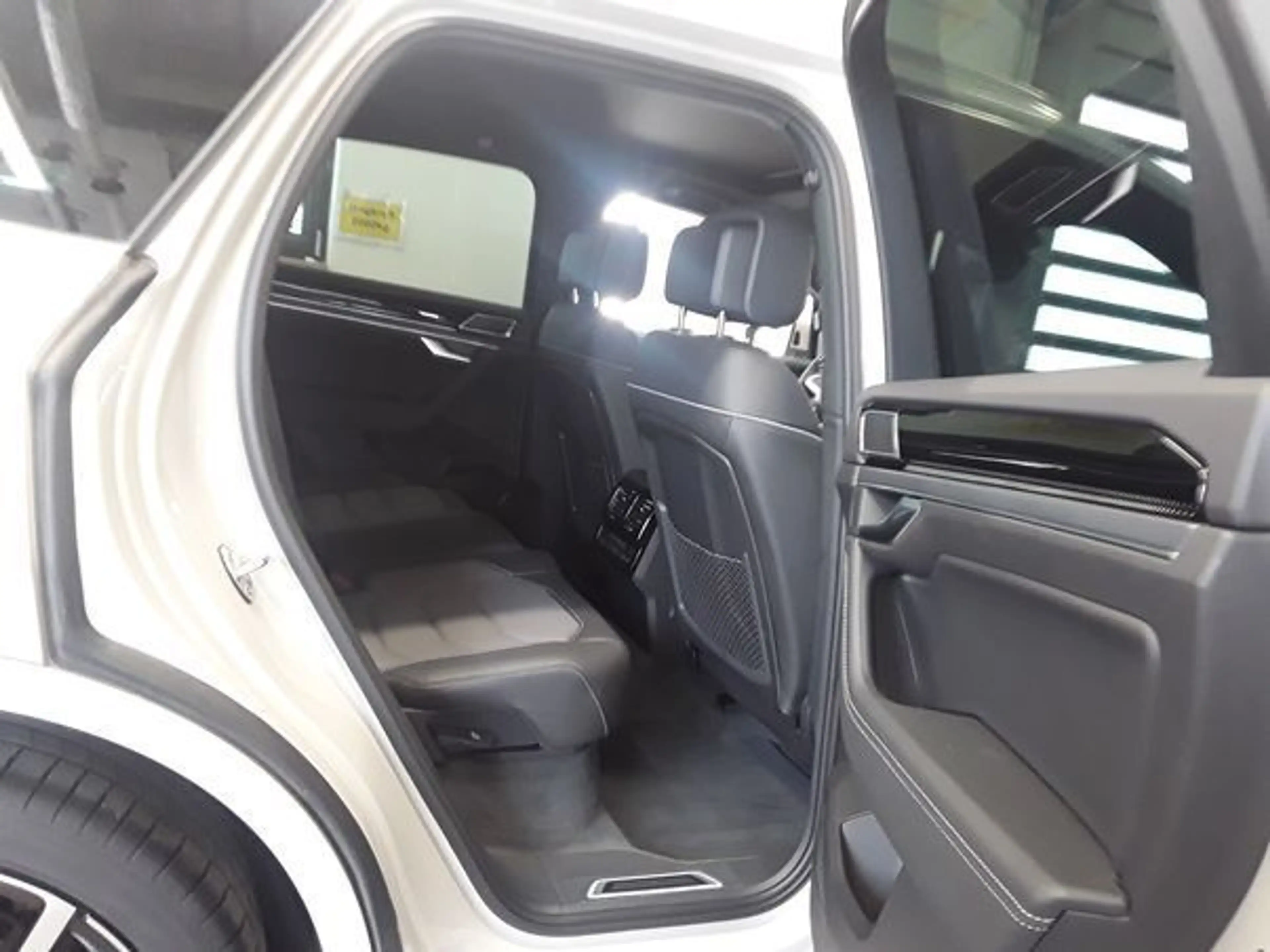 Volkswagen Touareg R-LINE 3.0TSI 340PS NP.119T ACC.5J-G.STHZG.AREA-VI — photo 9
