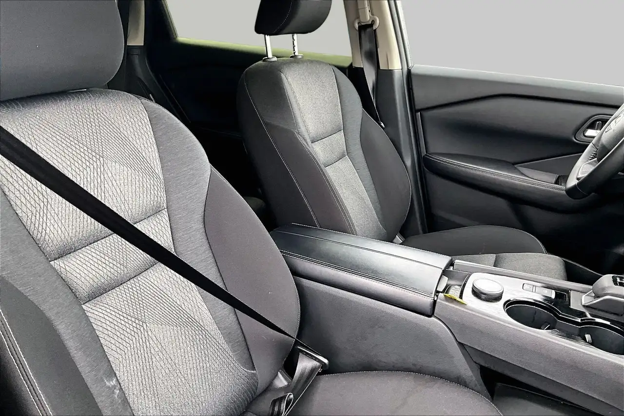 Nissan Rogue fotografie Nissan Rogue