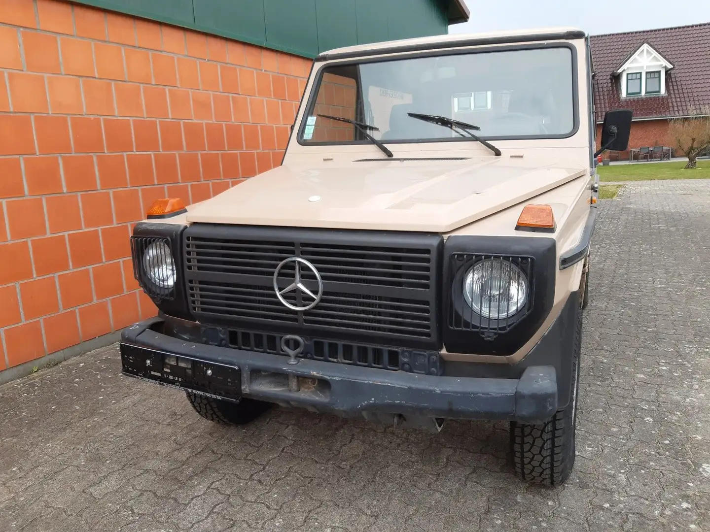 Mercedes-Benz G 300 300 GD - 460 - 5-Gang- sehr gesunde Karosserie Beige - 2