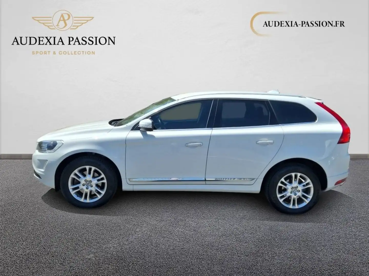 Volvo XC60 D5 AWD 215 ch S&S Summum Blanc - 2