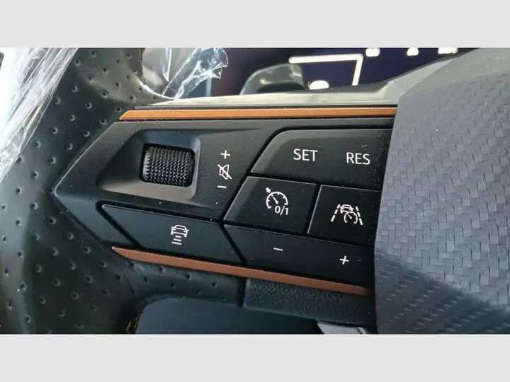 Cupra León 2024, foto 17