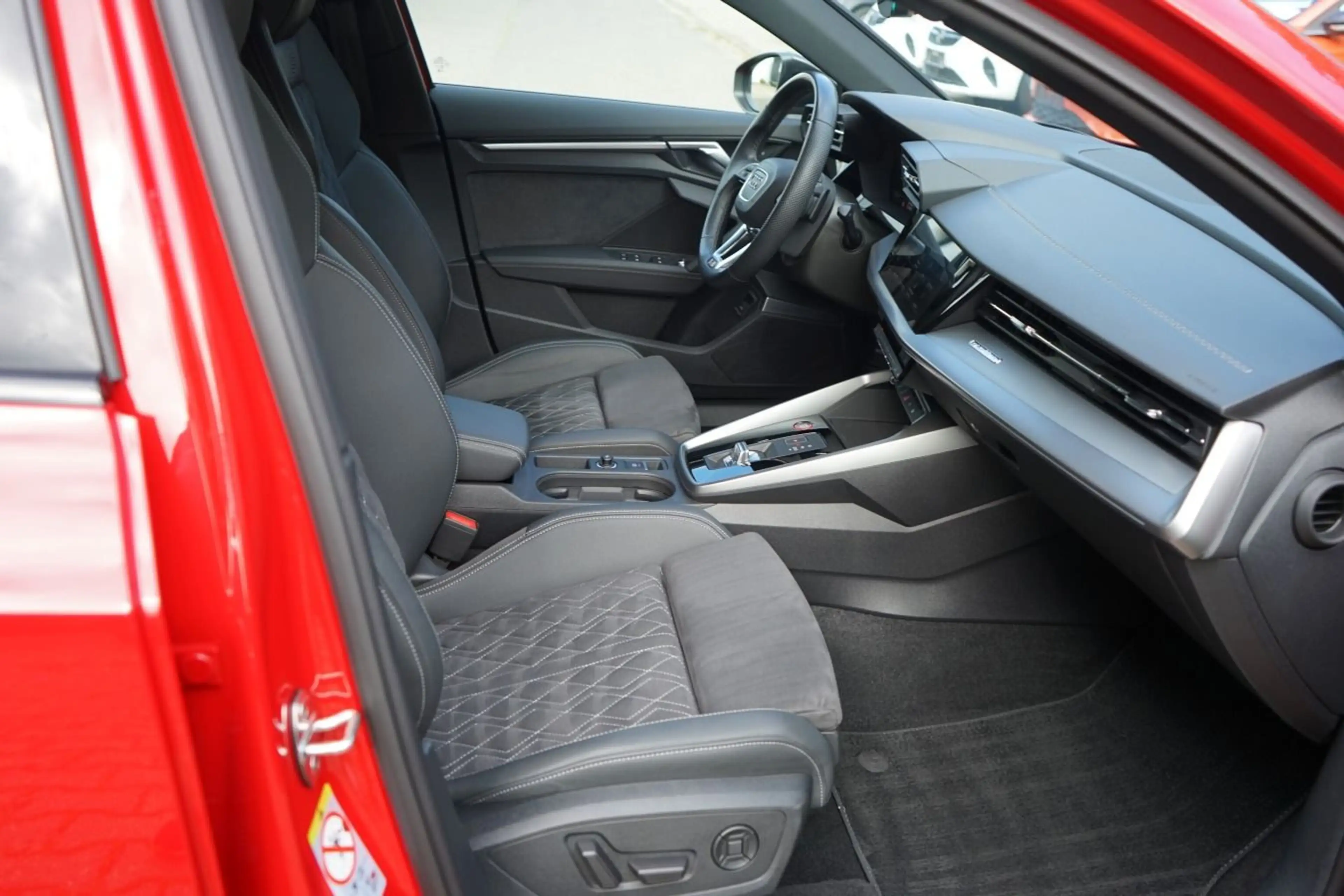 Audi S3 quattro 2.0 TFSI*Head-up*B&O*Matrix — photo 8