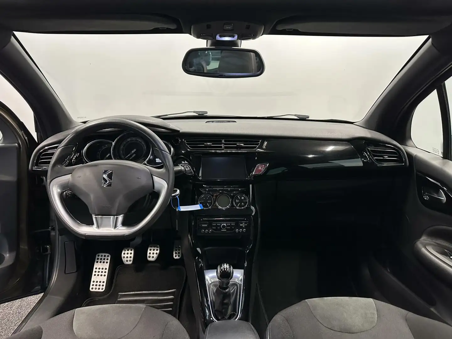 Citroen DS3 Cabrio 1.6 VTi So Chic CRUISE/NAVI/AIRCO Maro - 2