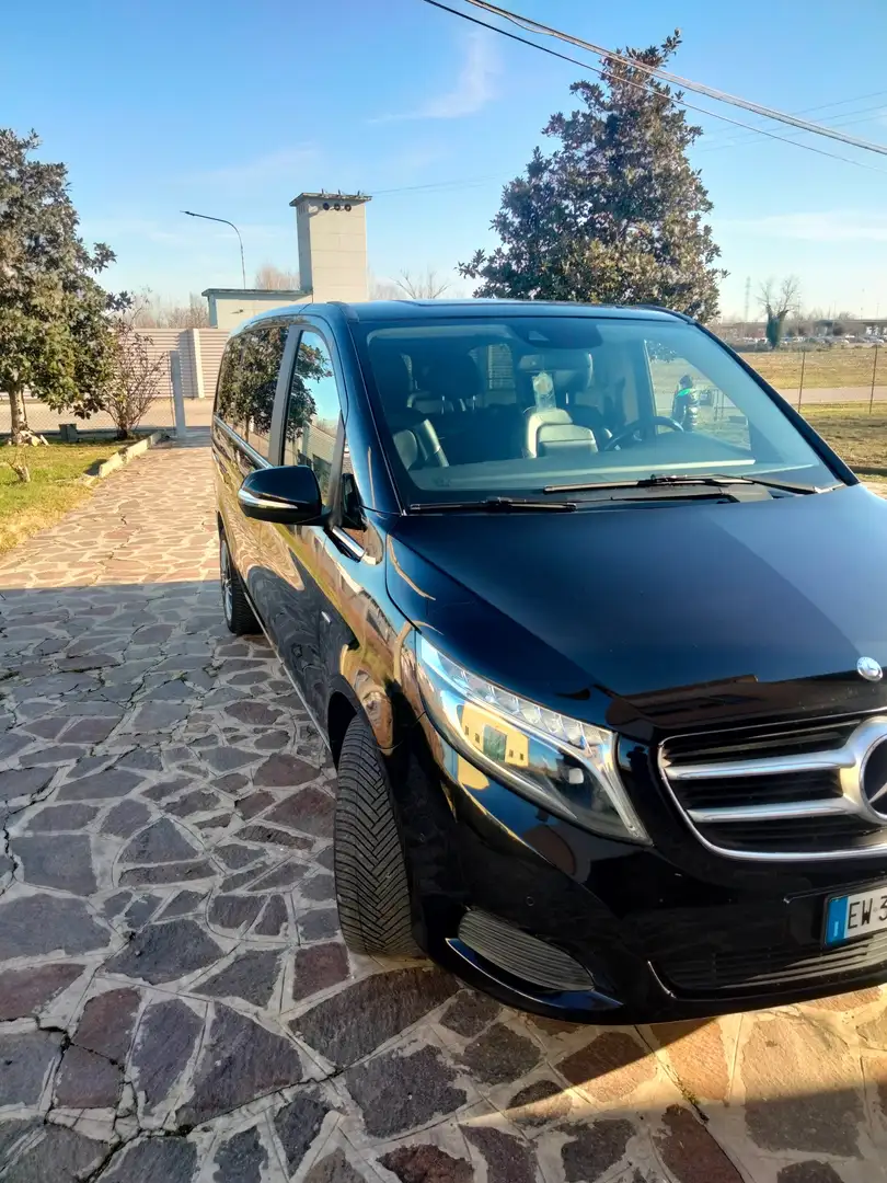 Mercedes-Benz V Classe V - W447 2014 220 cdi Premium L auto Zwart - 1