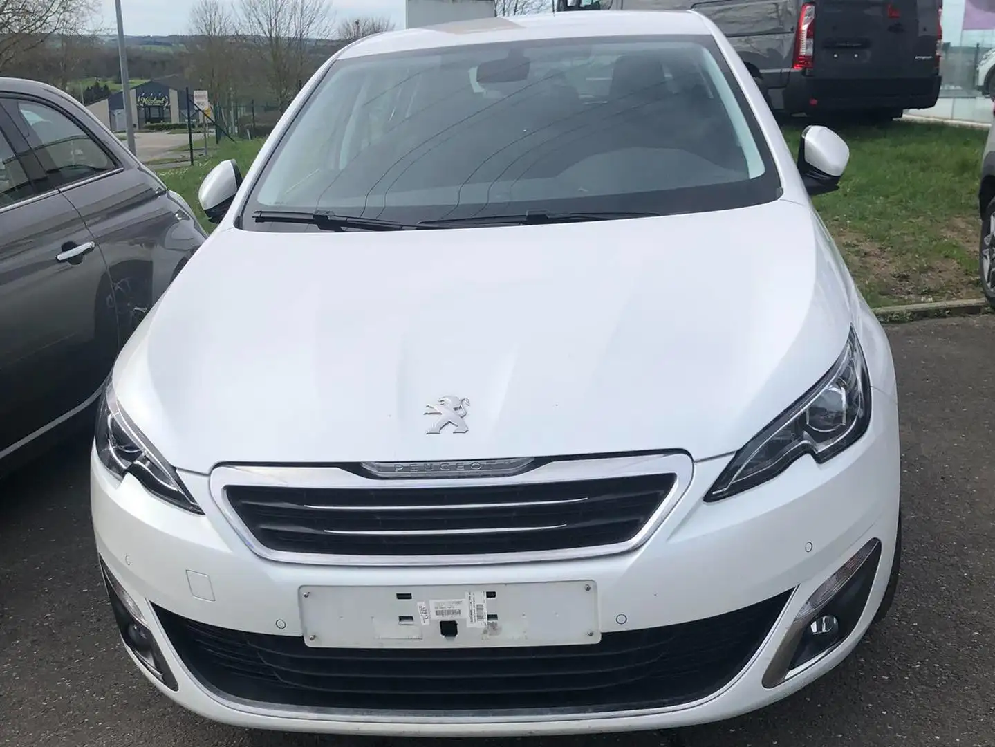 Peugeot 308 1.2 PureTech Allure STT Blanc - 1