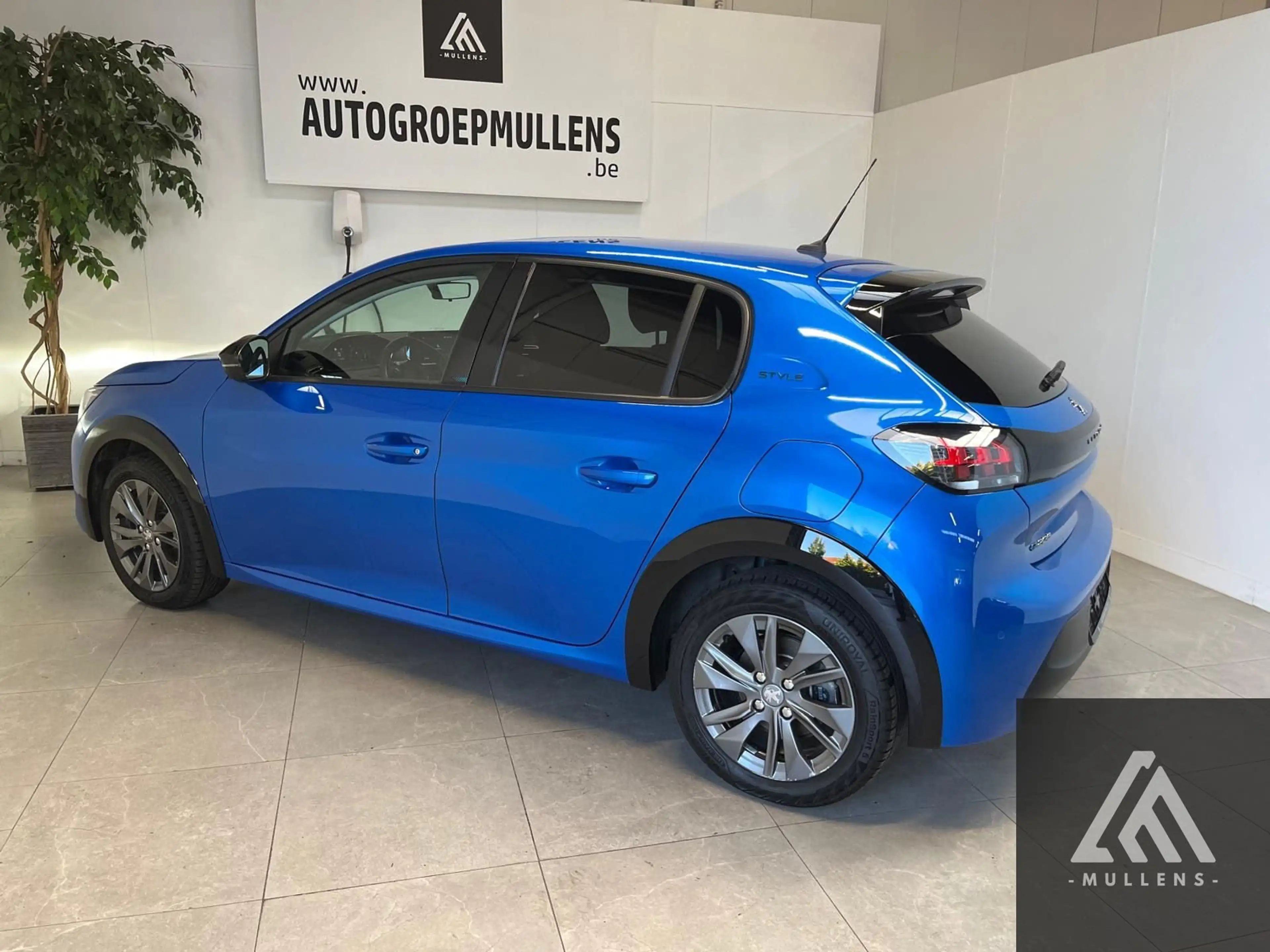 Peugeot e-208 e-208 136 Style — photo 7