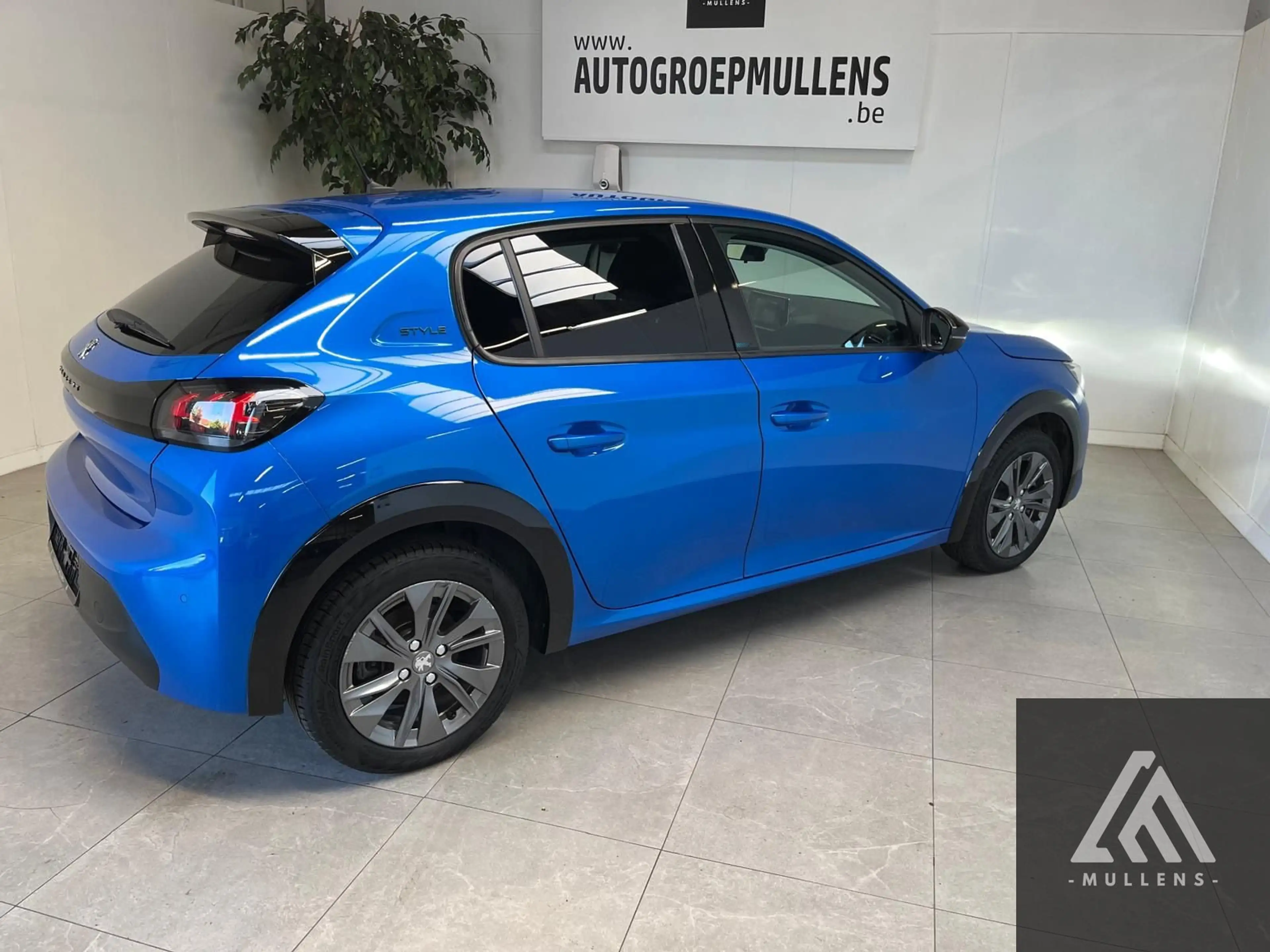 Peugeot e-208 e-208 136 Style — photo 6