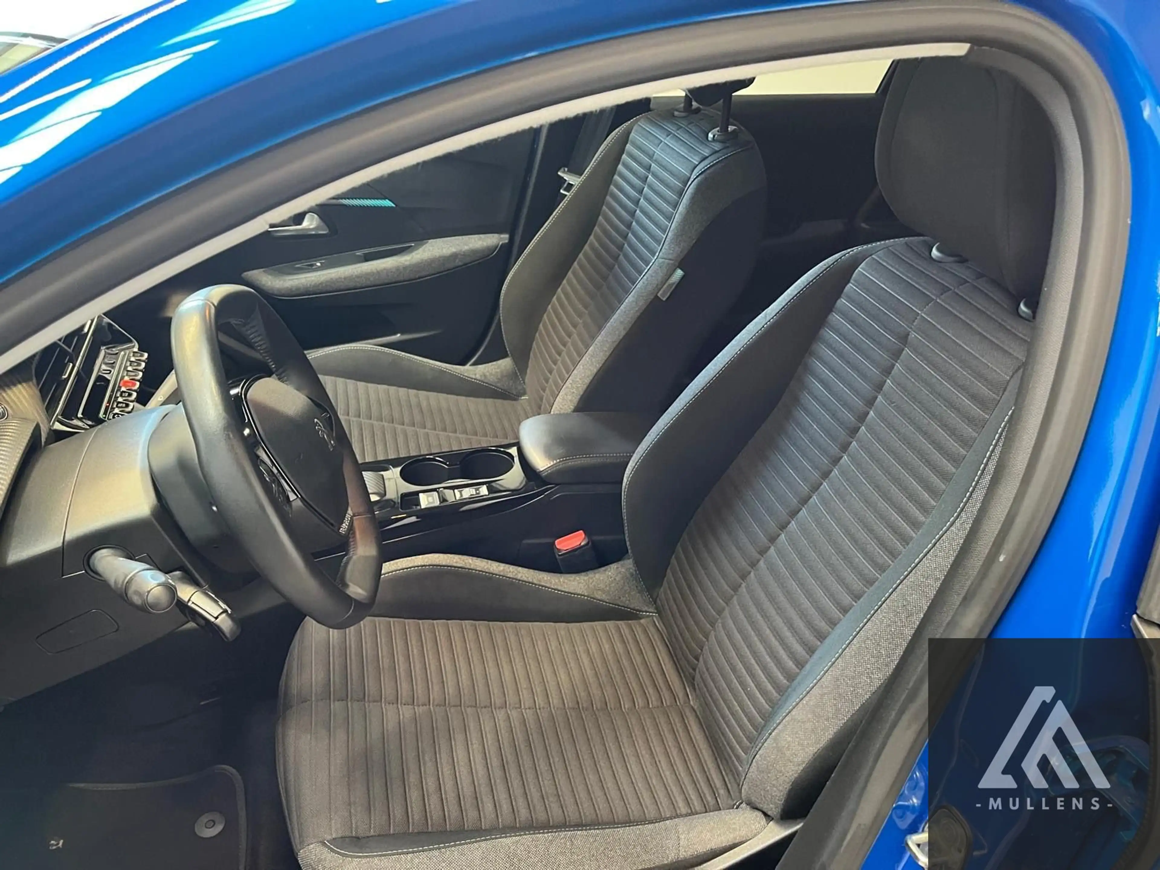 Peugeot e-208 e-208 136 Style — photo 13