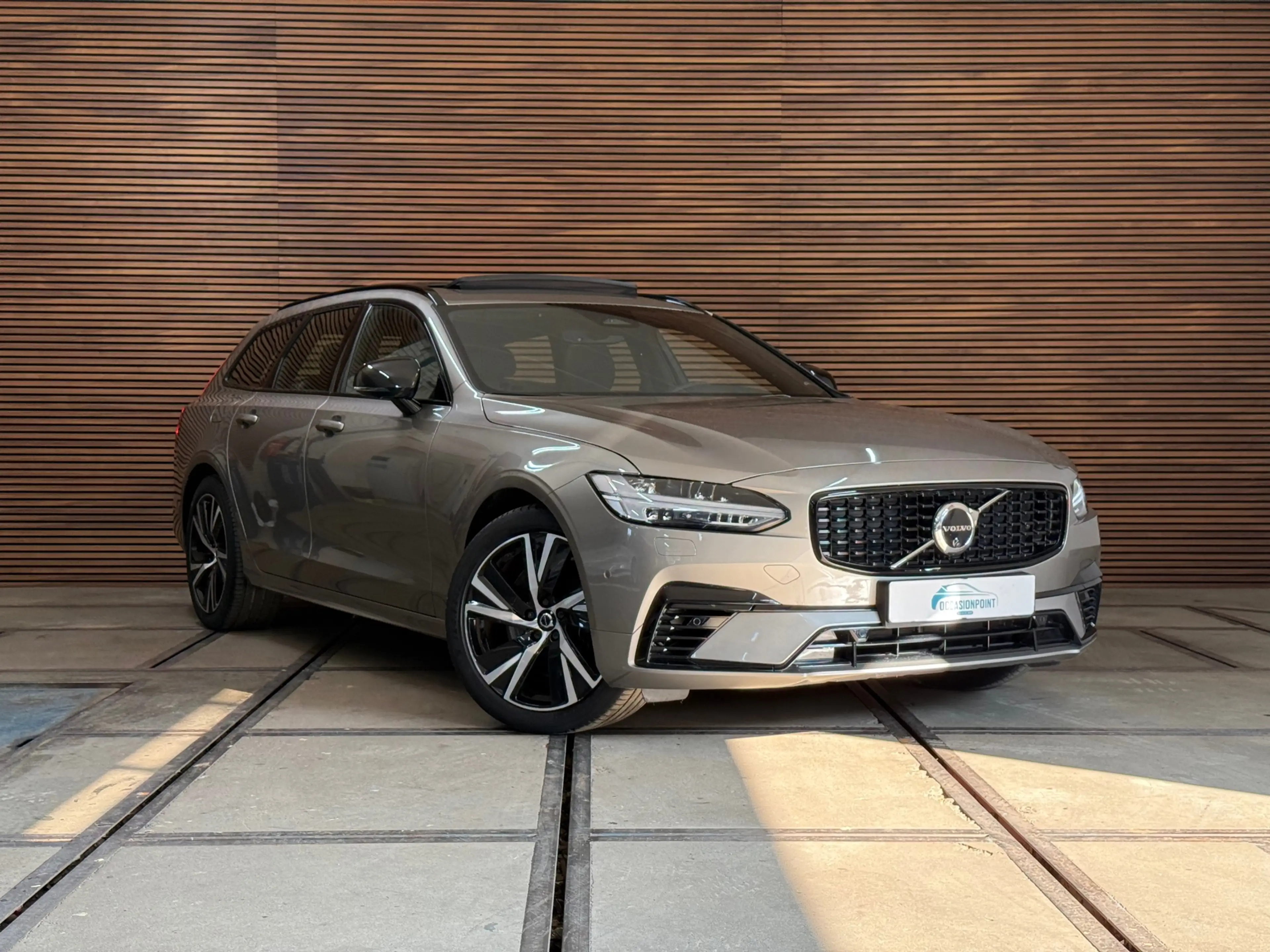 Volvo V90 2.0 T6 Plug-in hybrid AWD Ultimate Dark | FaceLift — photo 10