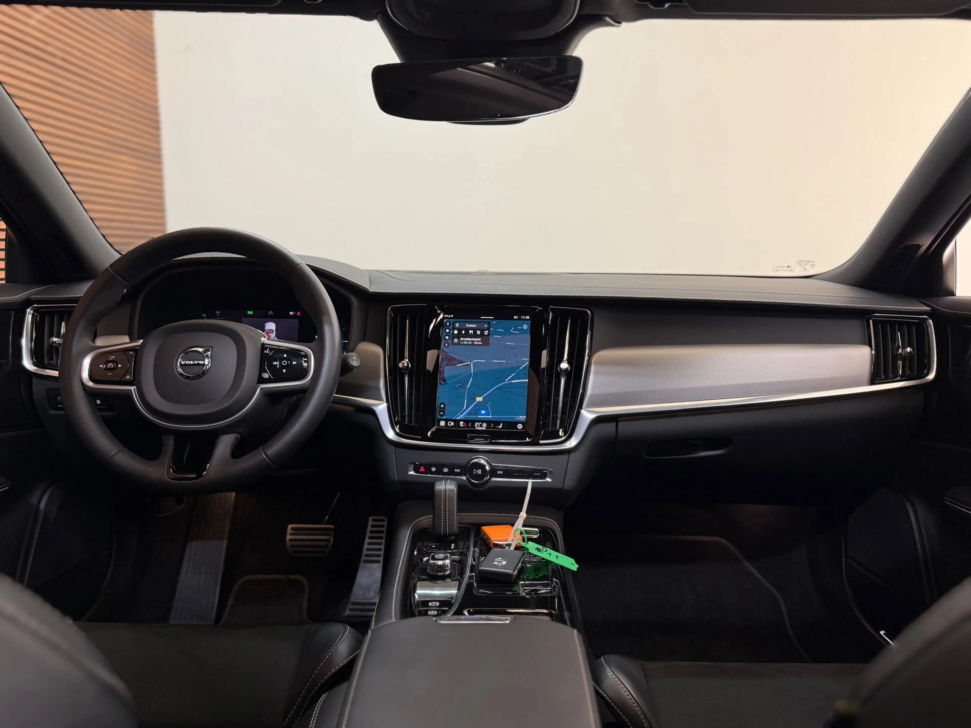 Volvo V90 2.0 T6 Plug-in hybrid AWD Ultimate Dark | FaceLift — photo 5