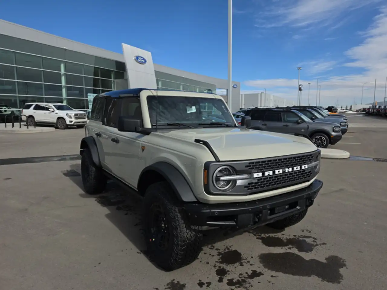 Ford Bronco снимка Ford Bronco