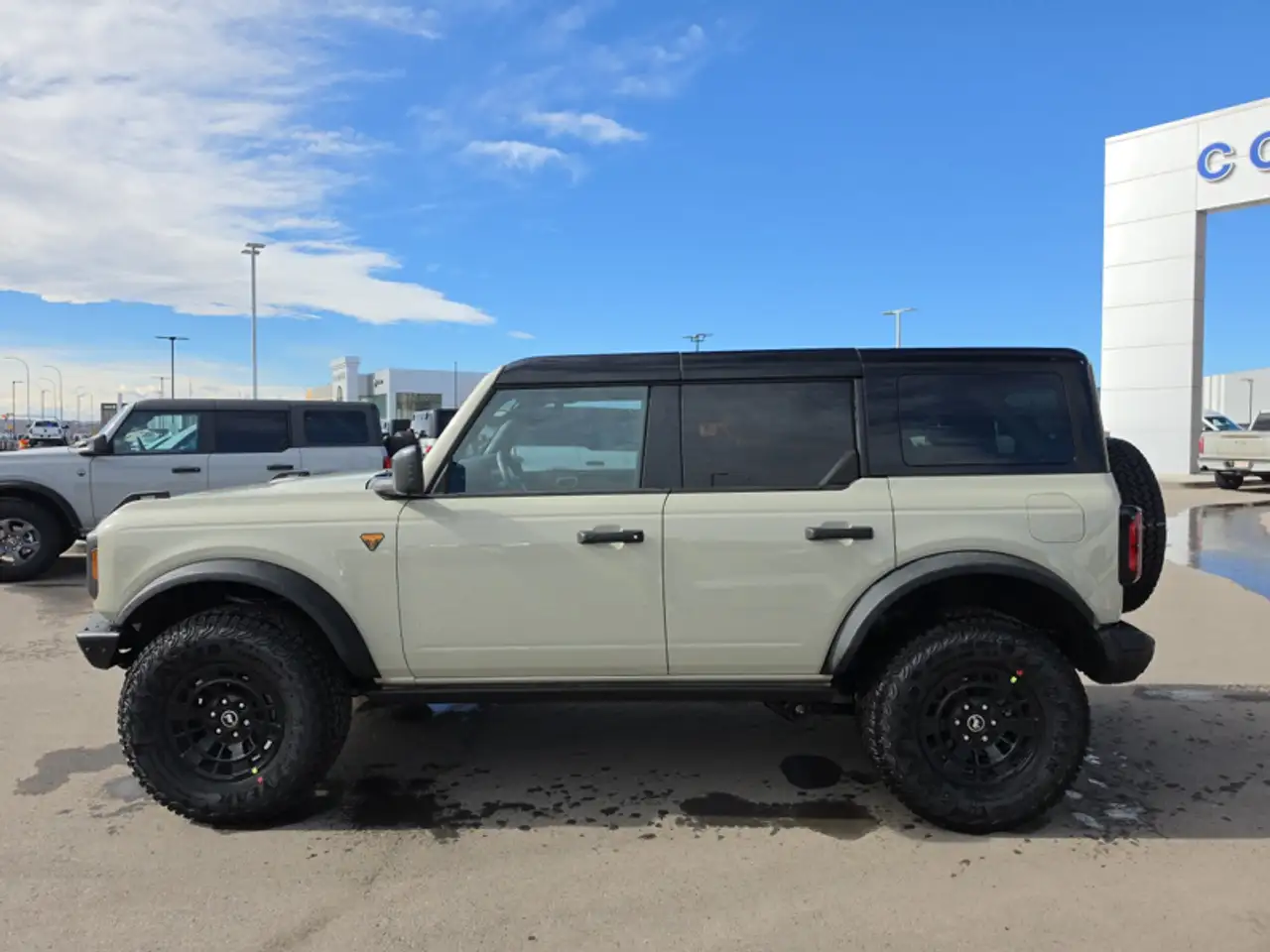 Ford Bronco снимка Ford Bronco