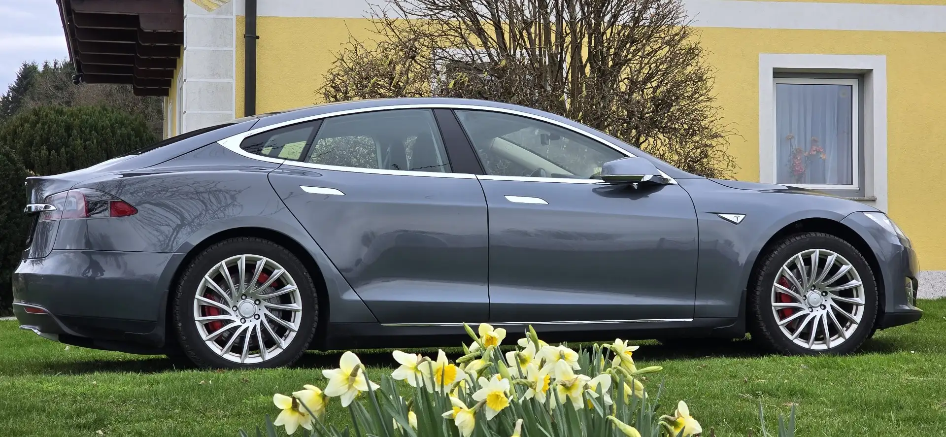 Tesla Model S S85 GRATIS LADEN bei Tesla Grau - 1