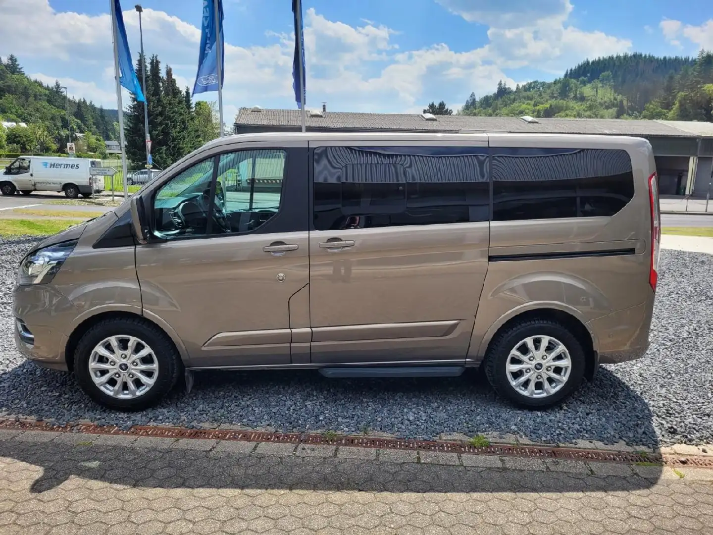 Ford Tourneo Custom 320 L1 Tourneo Titanium Grau - 2