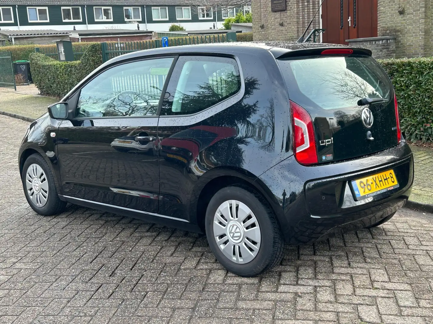 Volkswagen up! 1.0 move up! BlueMotion 2012! Airco! Pdc! Cruise c Schwarz - 2