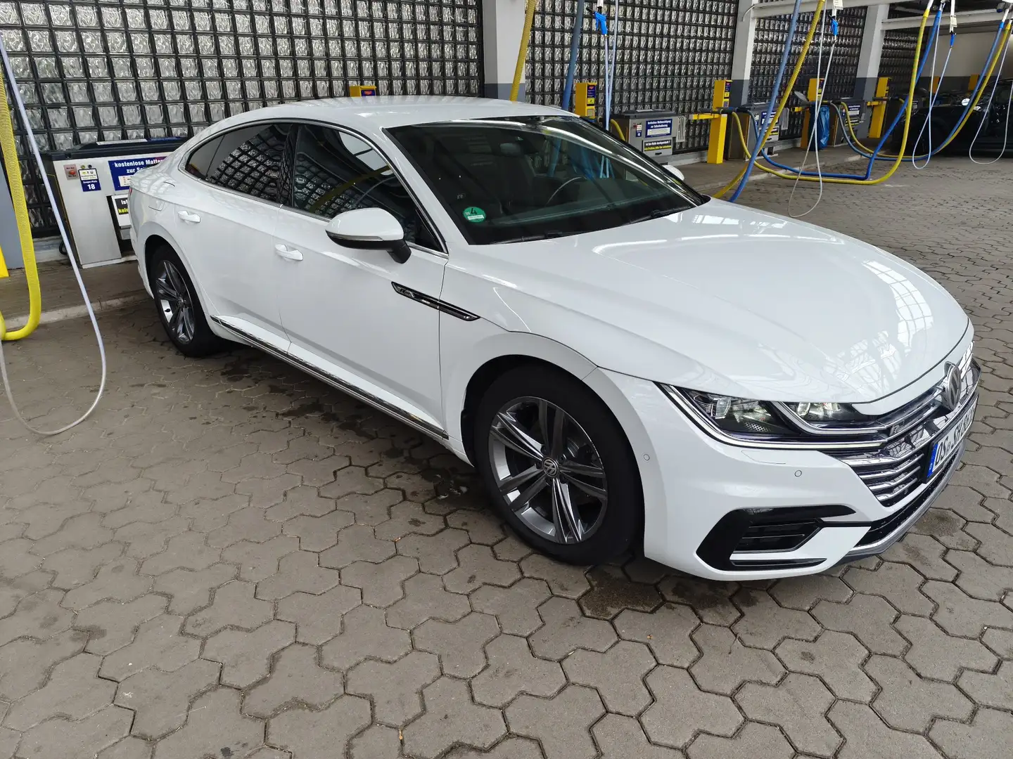 Volkswagen Arteon 2.0 TSI DSG R-Line Edition - 1