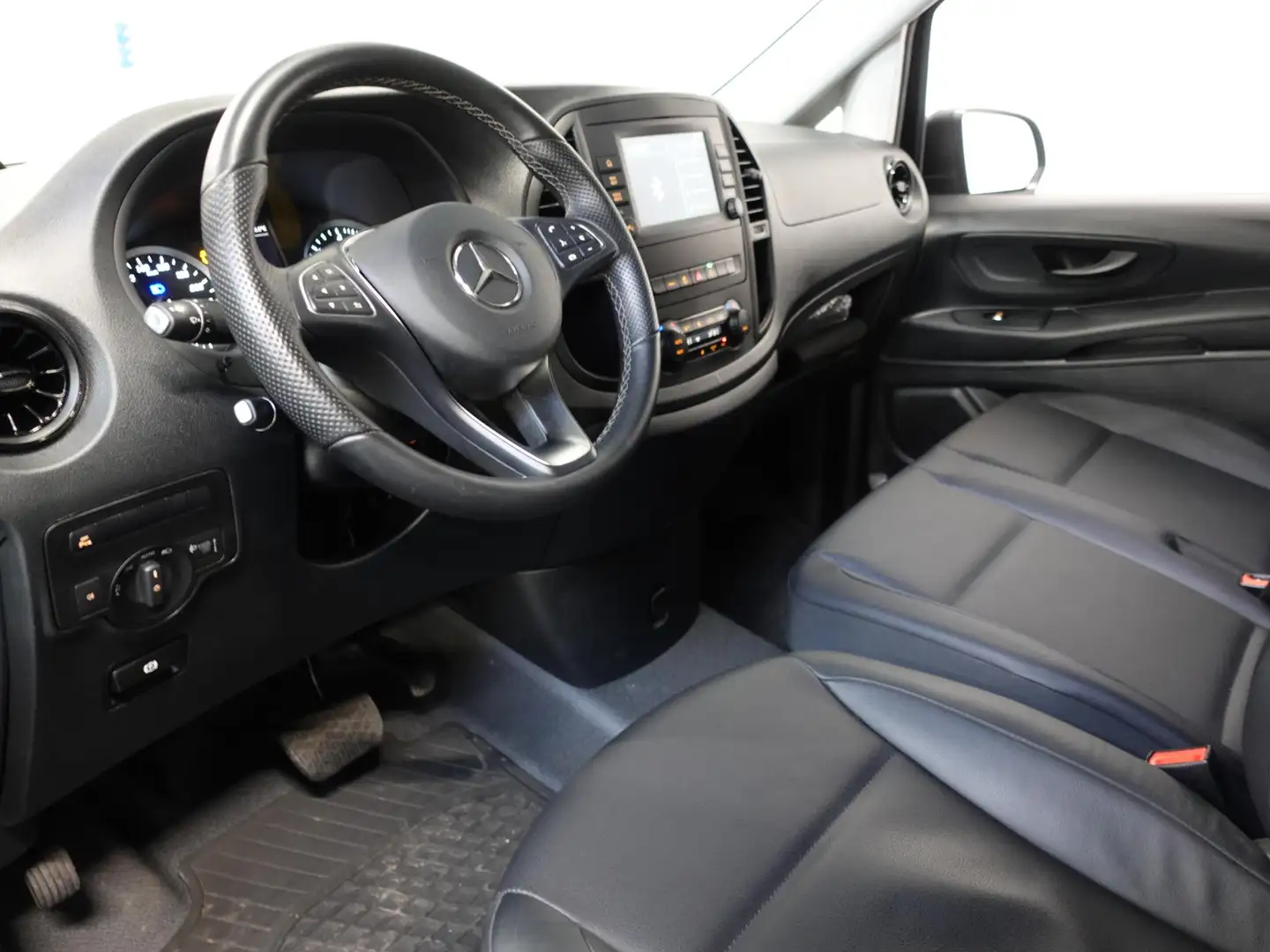 Mercedes-Benz Vito 114 CDI Lang Automaat Airco Bluetooth Camera Trekh Noir - 2